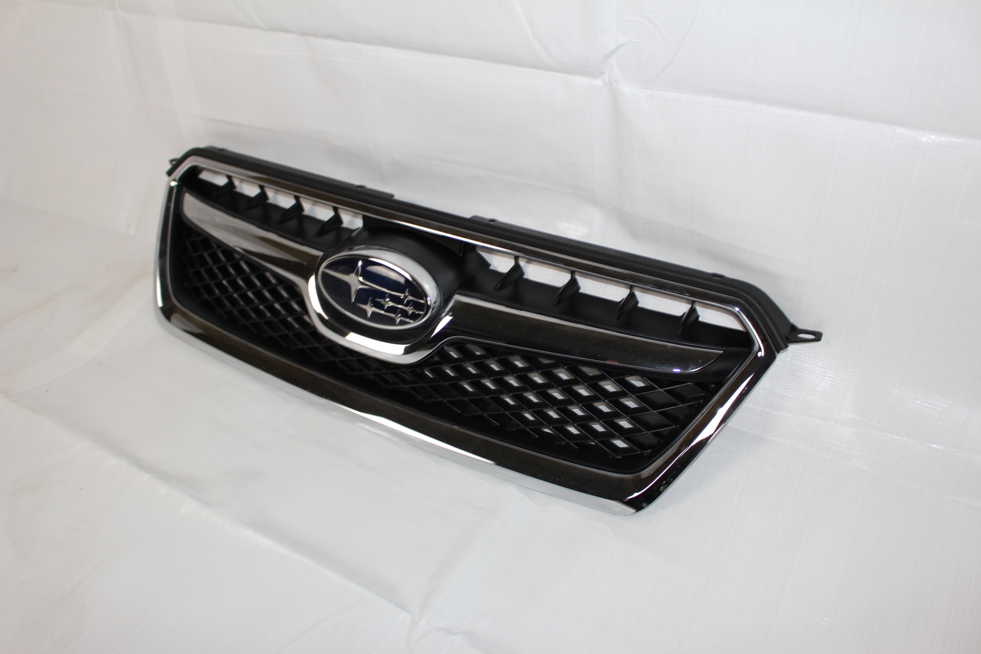 Kühlergrill 91122FJ020 für Subaru XV 13-15