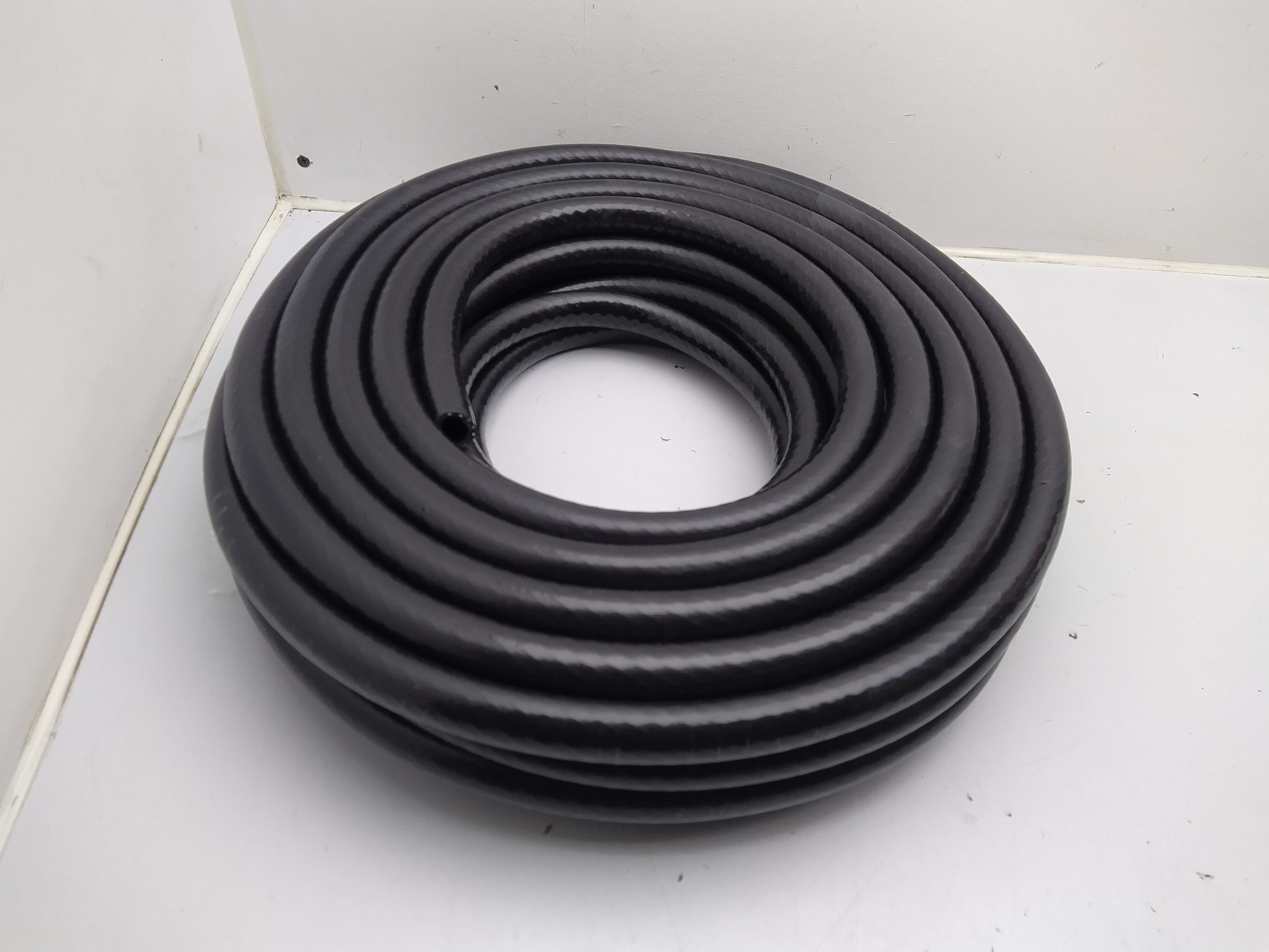 14mm Silikon Unterdruckschlauch verstärkt schwarz 14mm Silikon Unterdruckschlauch verstärkt schwarz