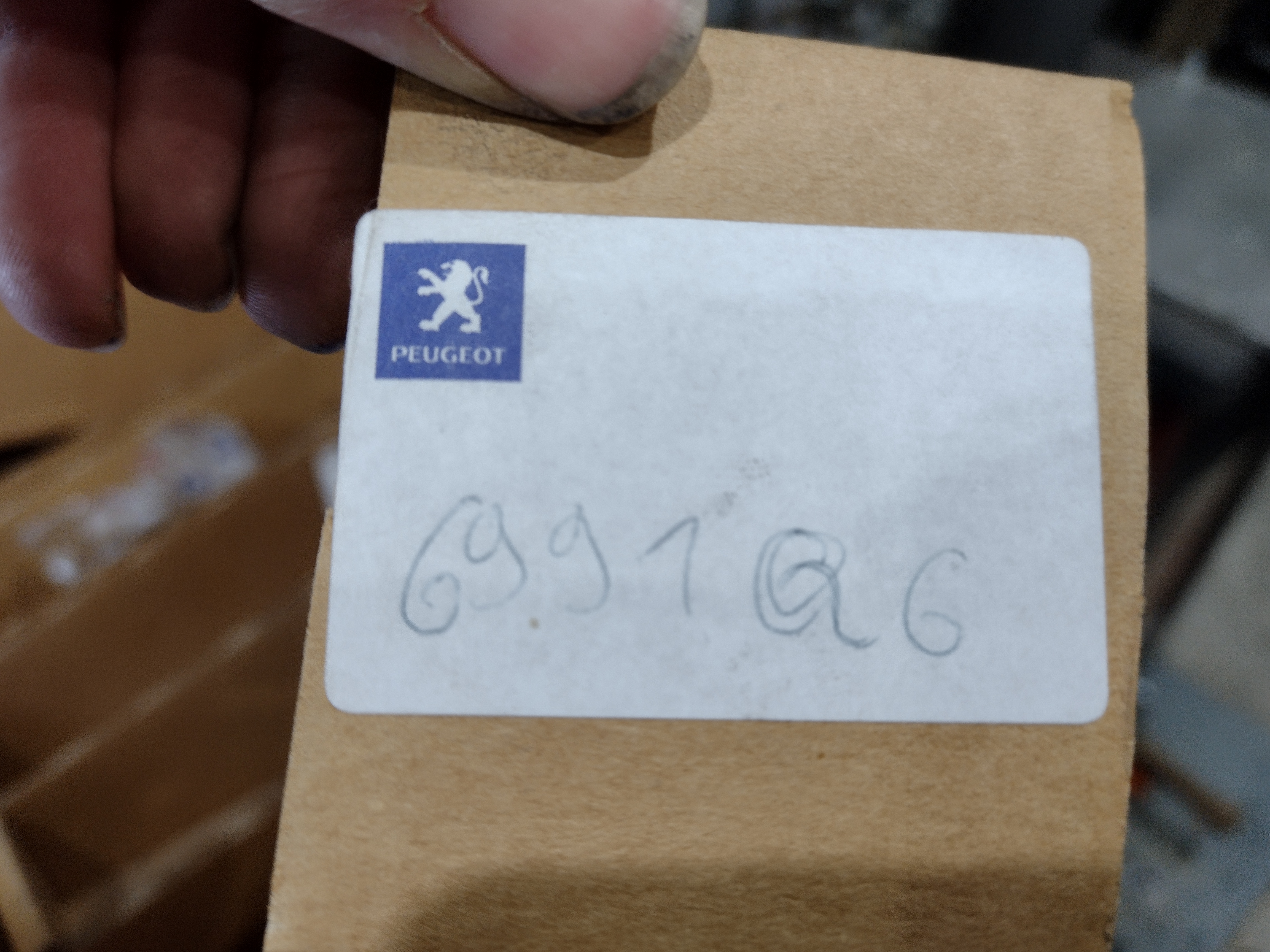 Citroen / Peugeot HALTECLIP Clip 6991Q6 NEU NOS NEW