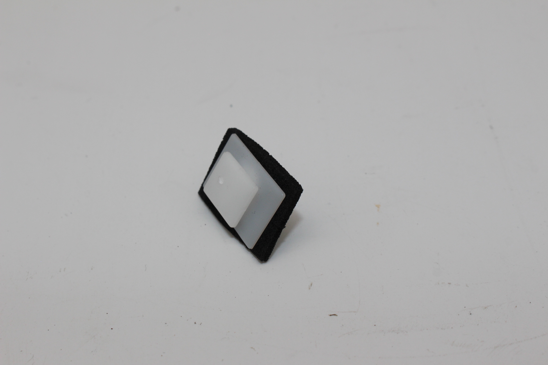 Hyundai 87716-2W000 Clip-Side Garnish Mounting