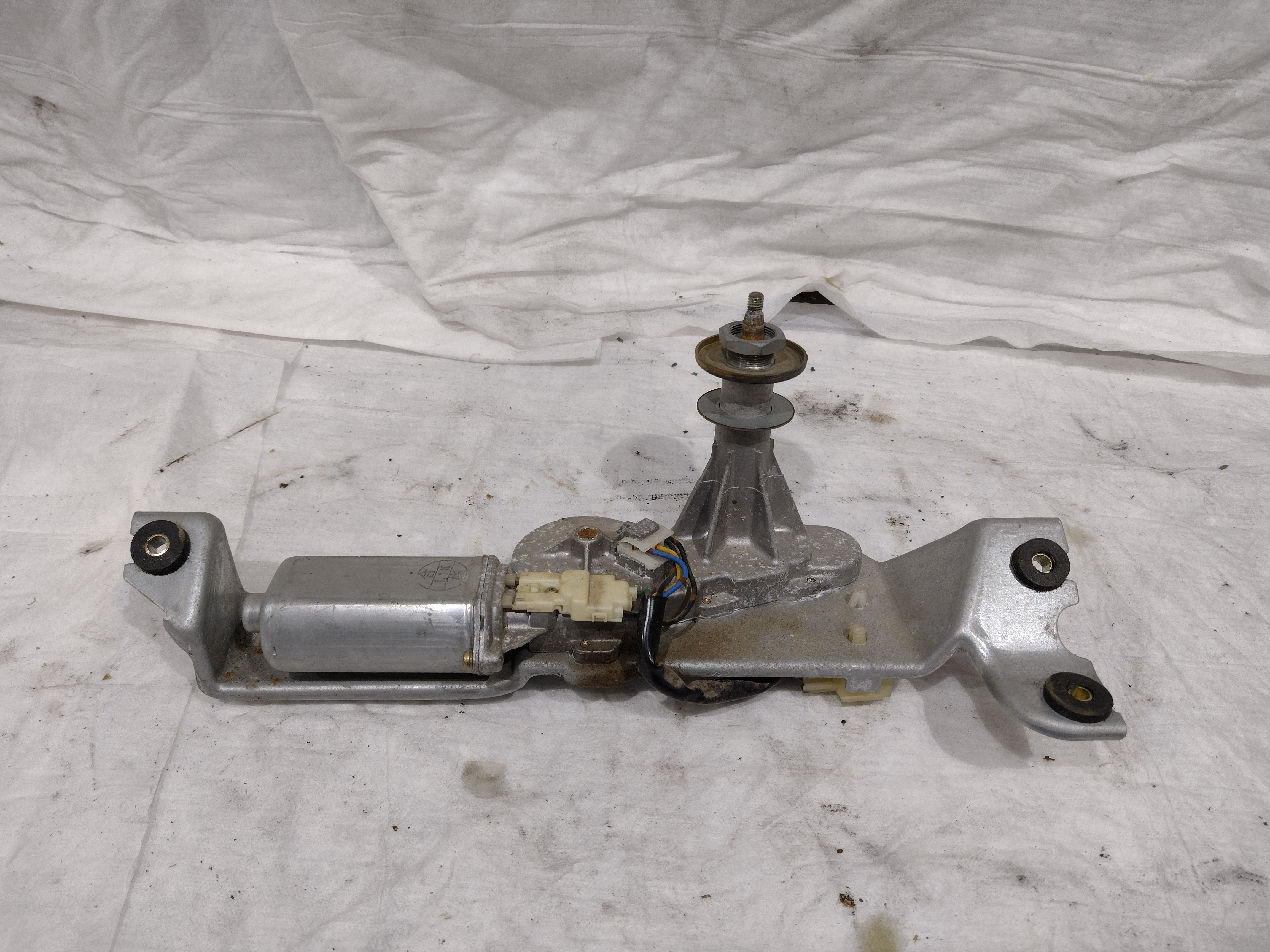 Heckwischermotor  für Subaru Outback H6 BE BH 34650-821 Heckwischermotor  für Subaru Outback H6 BE BH 34650-821