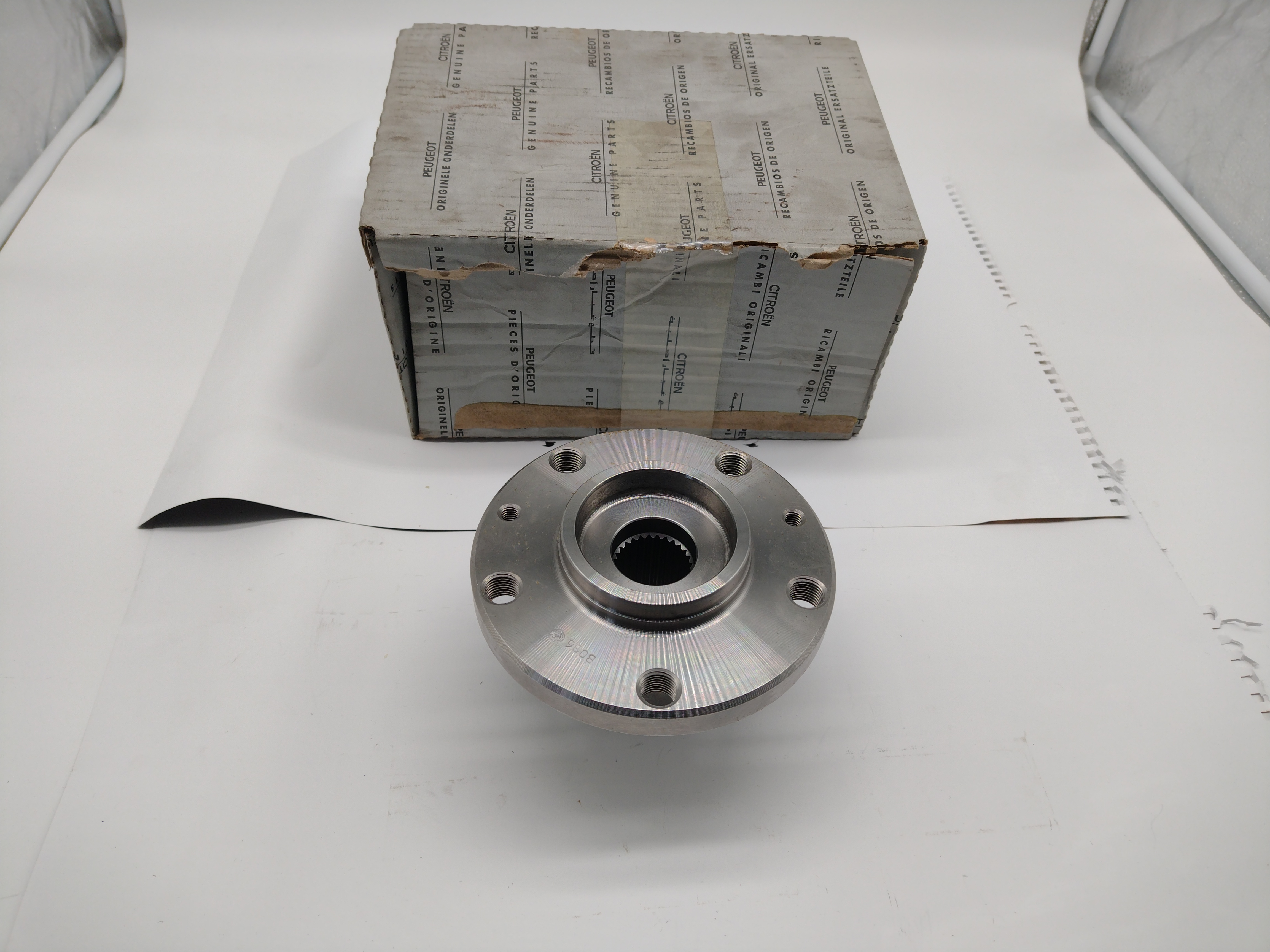 Peugeot Boxer / Citroen Jumper / Fiat Ducato Radnabe vorne 330765 NEU NOS NEW Peugeot Boxer / Citroen Jumper / Fiat Ducato Radnabe vorne 330765 NEU NOS NEW