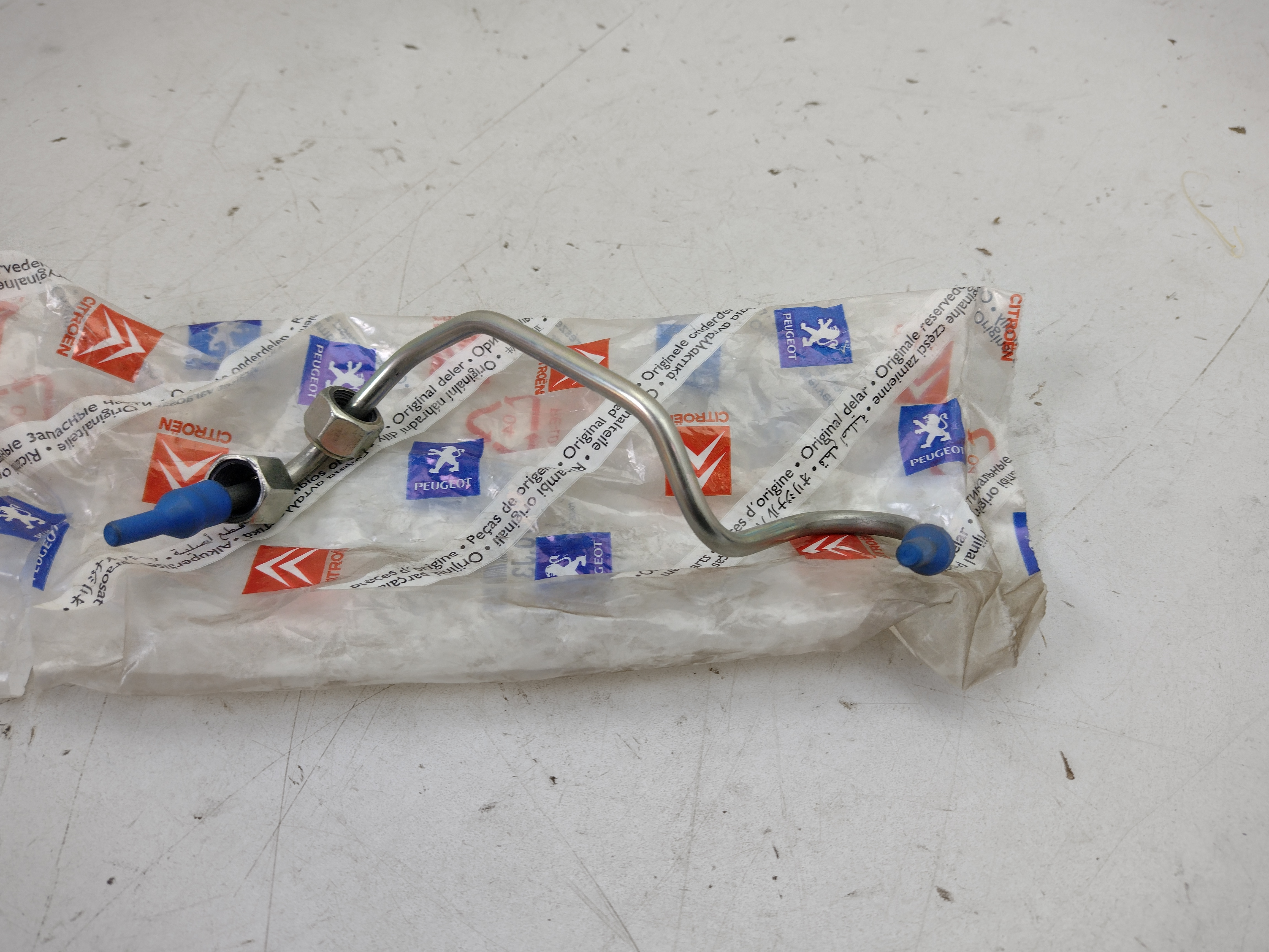 Peugeot / Citroen Kraftstoffleitung 1570J3 NOS NEW Peugeot / Citroen Kraftstoffleitung 1570J3 NOS NEW