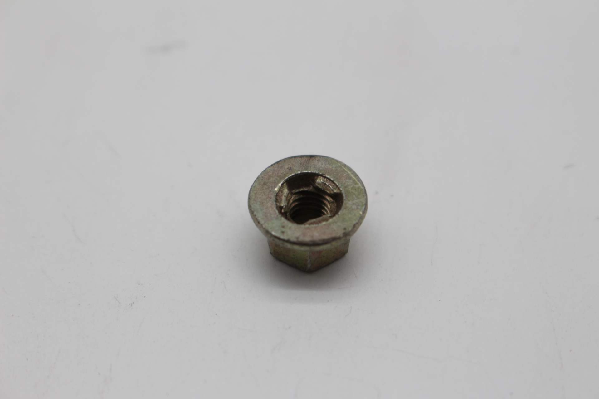 Peugeot / Citroen MUTTER m6x1,00-7,4 693662 NEU NOS NEW OEM