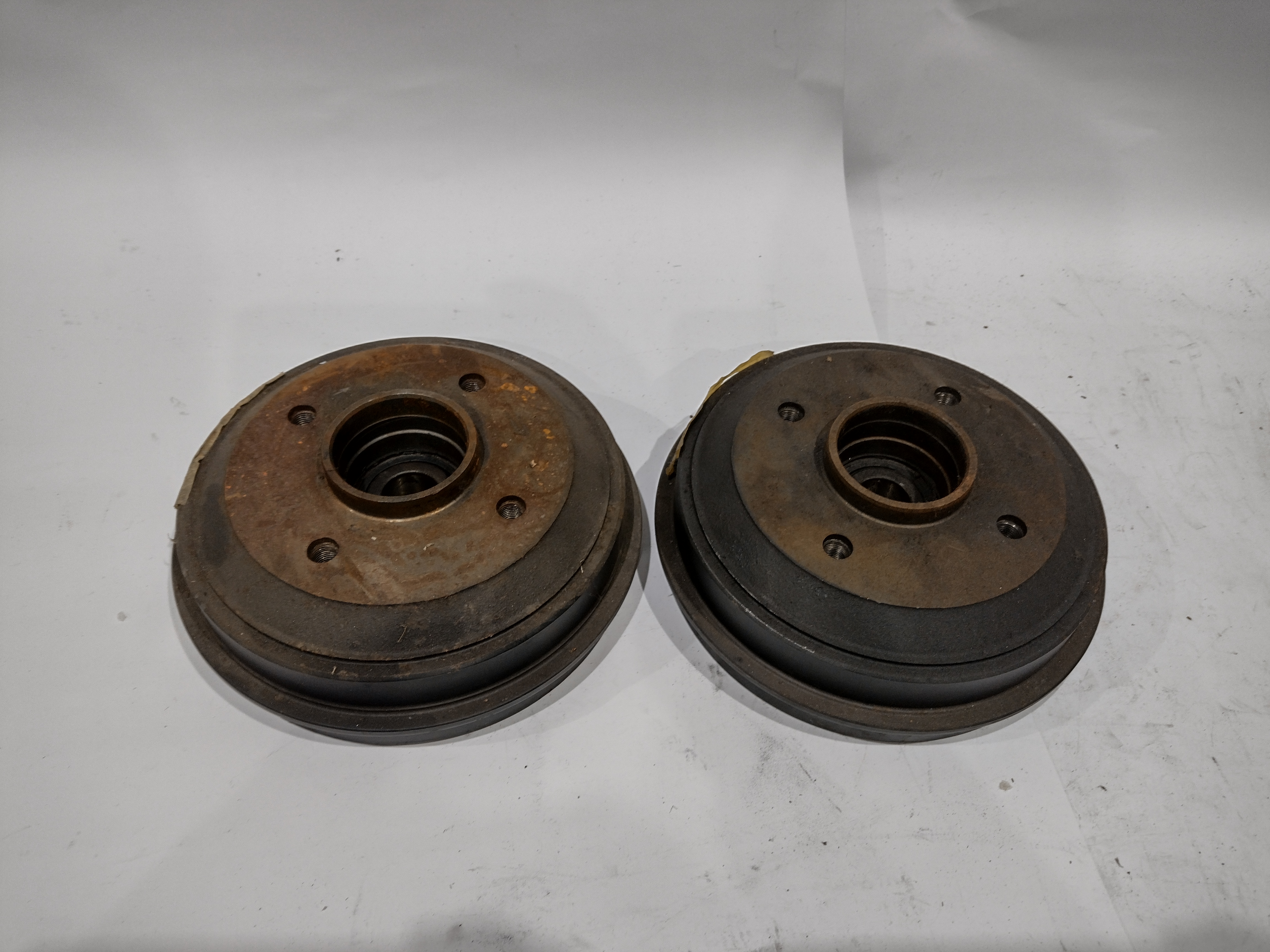 Peugeot / Citroen Satz Bremstrommel (Bendix/Bosch/Girling) 424732 NEU NOS NEW Peugeot / Citroen Satz Bremstrommel (Bendix/Bosch/Girling) 424732 NEU NOS NEW