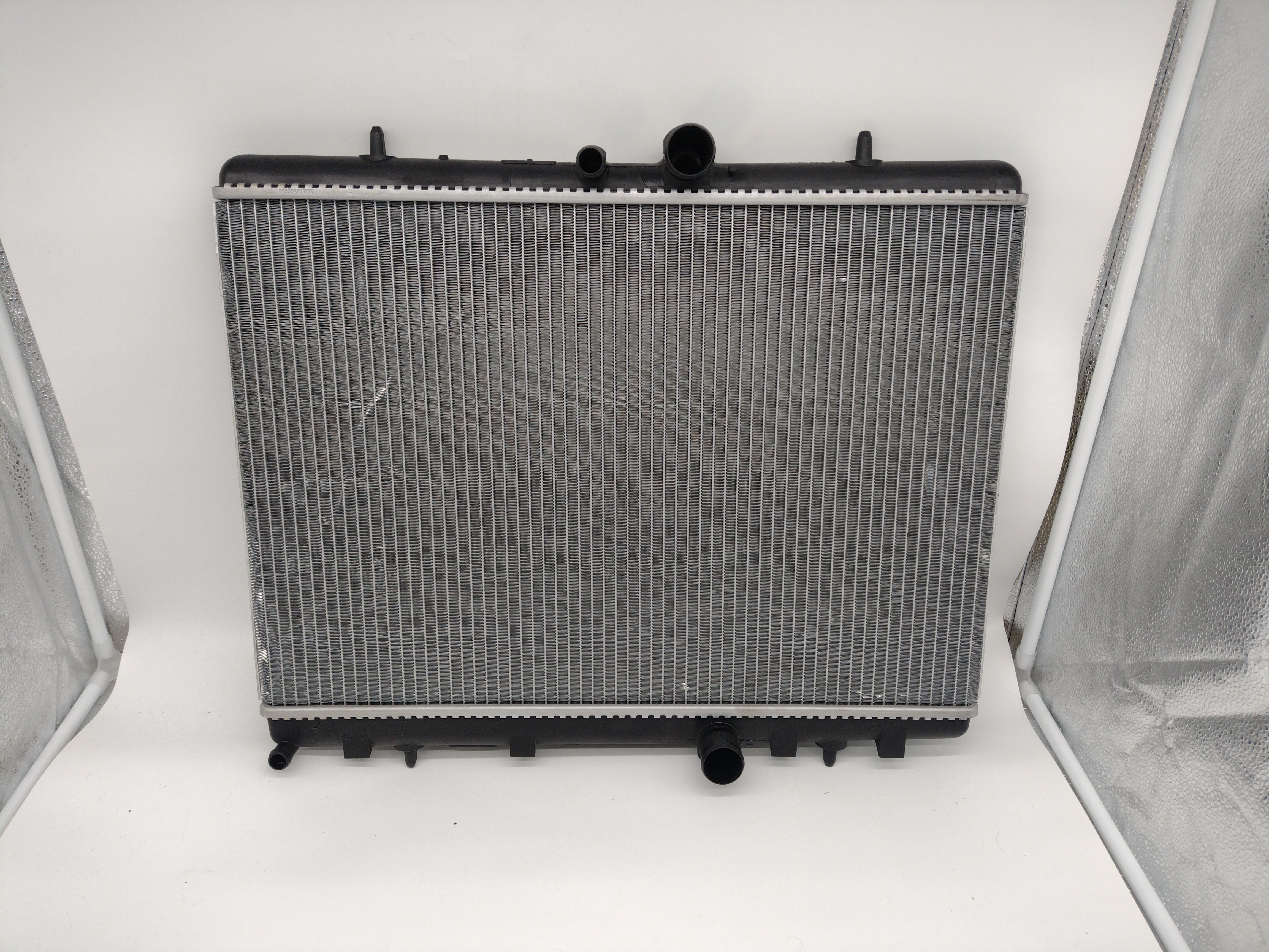 Peugeot / Citroen Wasserkühler Kühler 133322 NEU NOS NEW OEM Peugeot / Citroen Wasserkühler Kühler 133322 NEU NOS NEW OEM