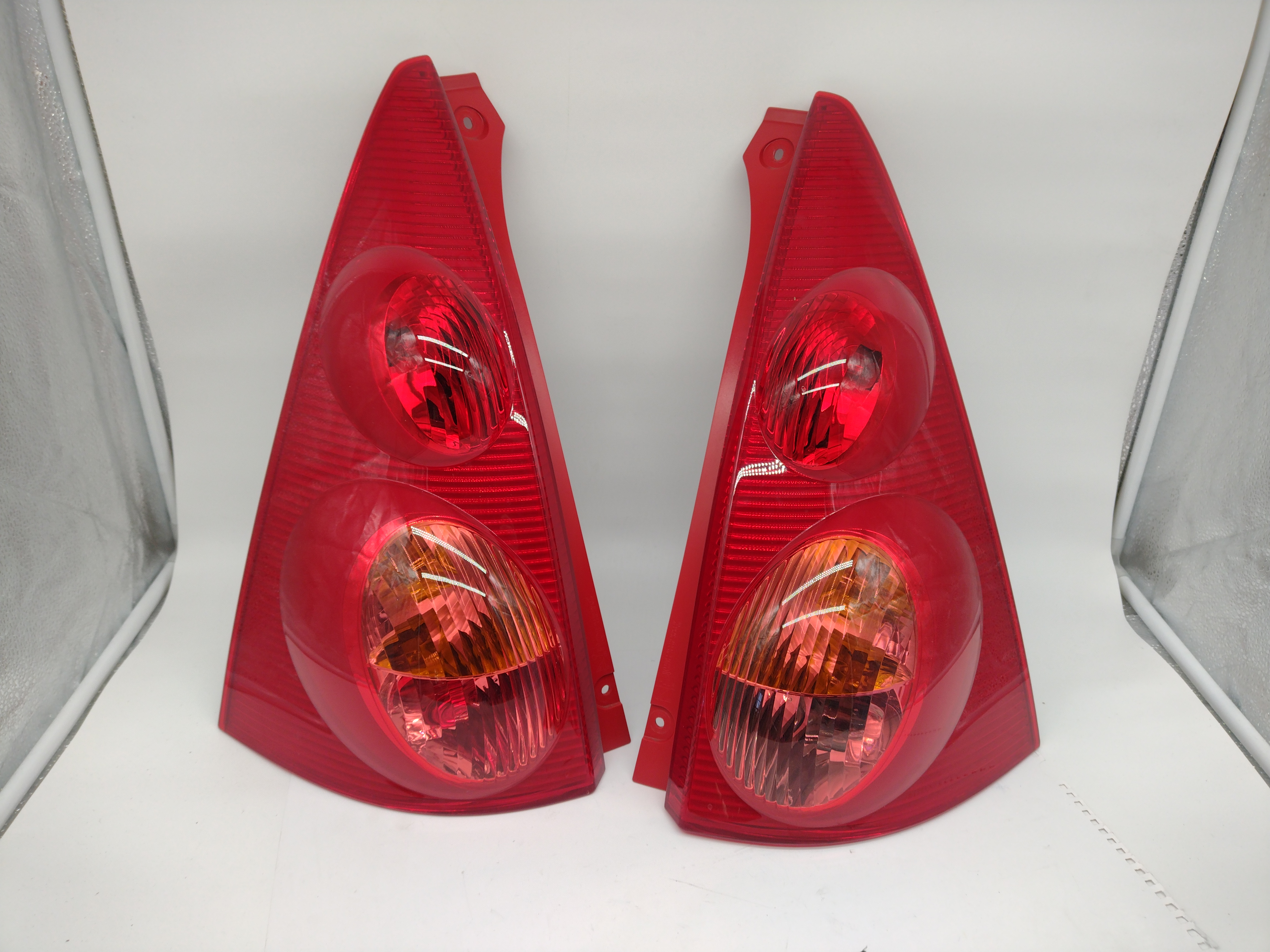 Peugeot 107 Rückleuchten Rücklichter NEU NOS NEW Peugeot 107 Rückleuchten Rücklichter NEU NOS NEW