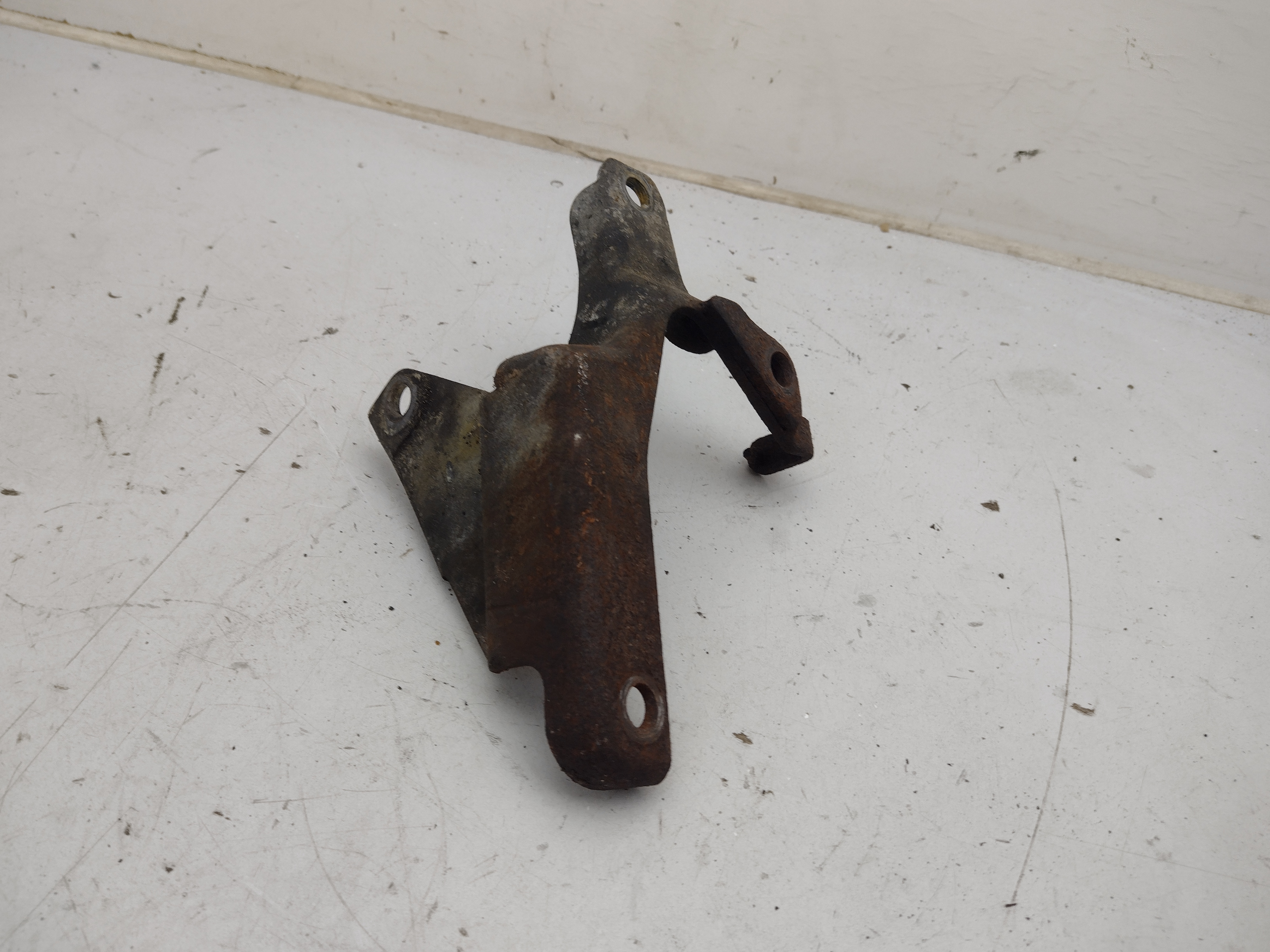 Halter Turbolader für SUBARU LEGACY Turbo BC BJF Halter Turbolader für SUBARU LEGACY Turbo BC BJF