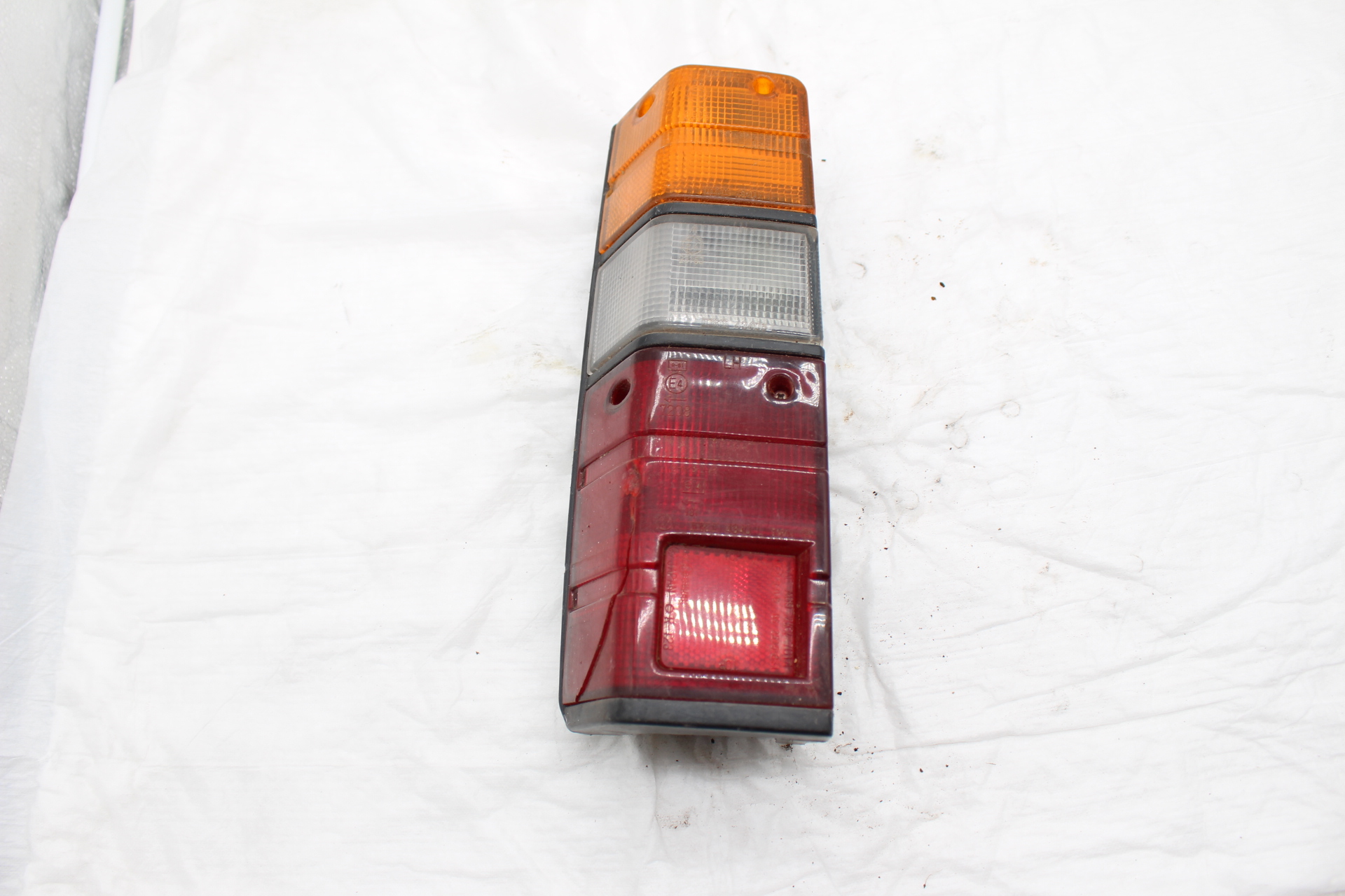 Gebrauchte Rückleuchte hinten links für Subaru Libero E10 / E12 (1984–1993)