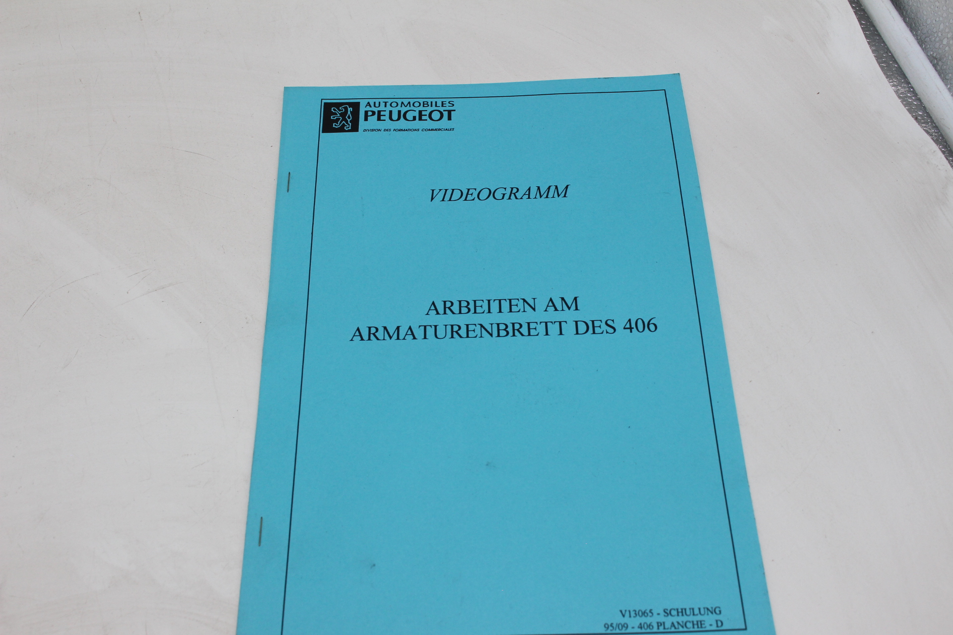 Peugeot Lehrvideokassette – ARBEITEN AM ARMATURENBRETT DES 406