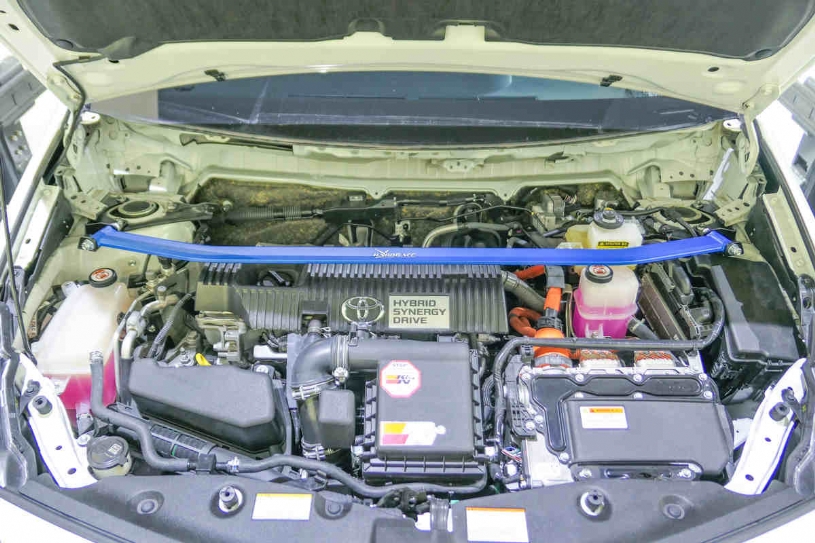 Hardrace Domstrebe vorne für Toyota Prius Alpha ZVW40