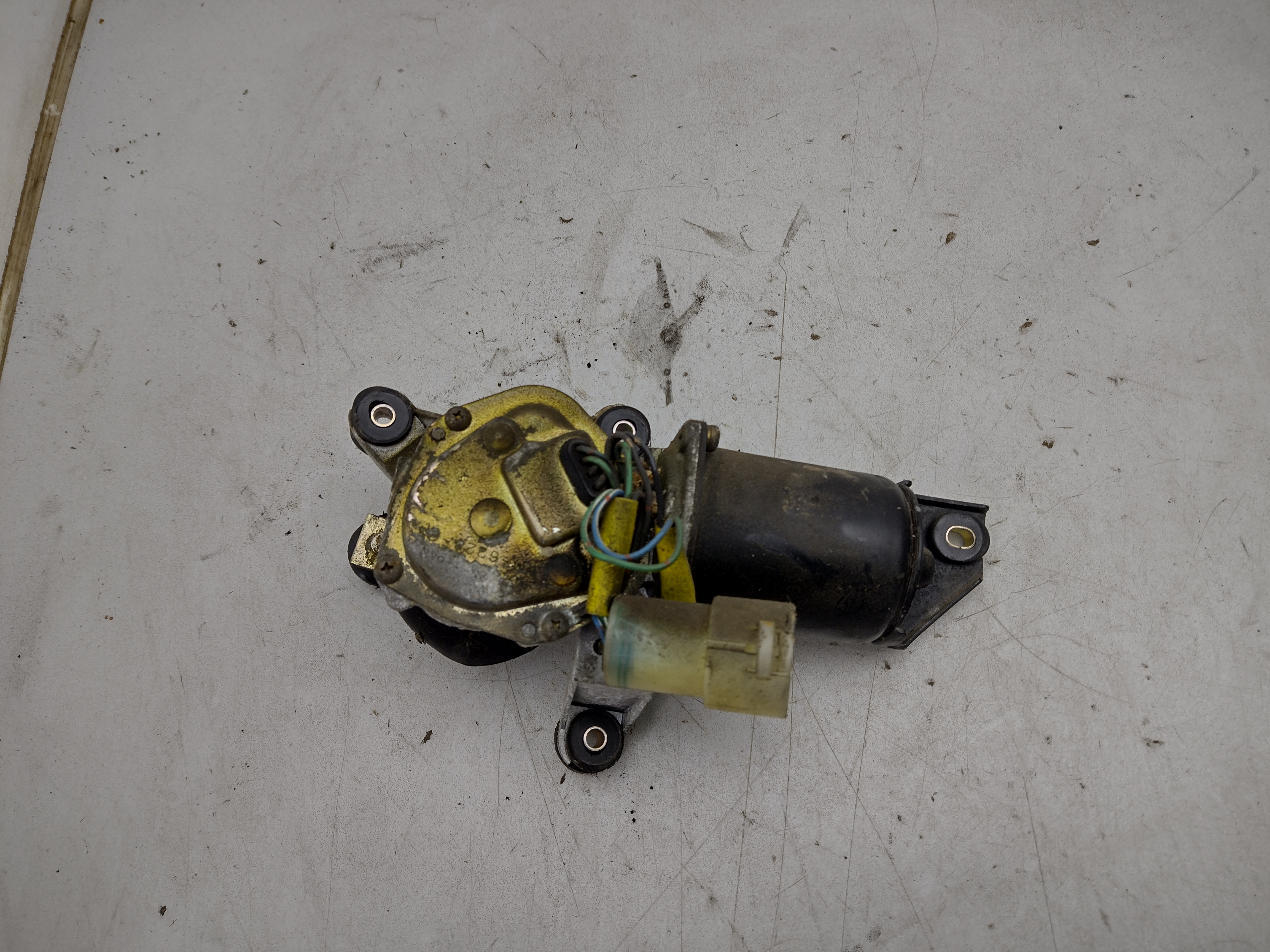 Wischermotor vorne von Subaru Impreza GC8 GF8 Wischermotor vorne von Subaru Impreza GC8 GF8