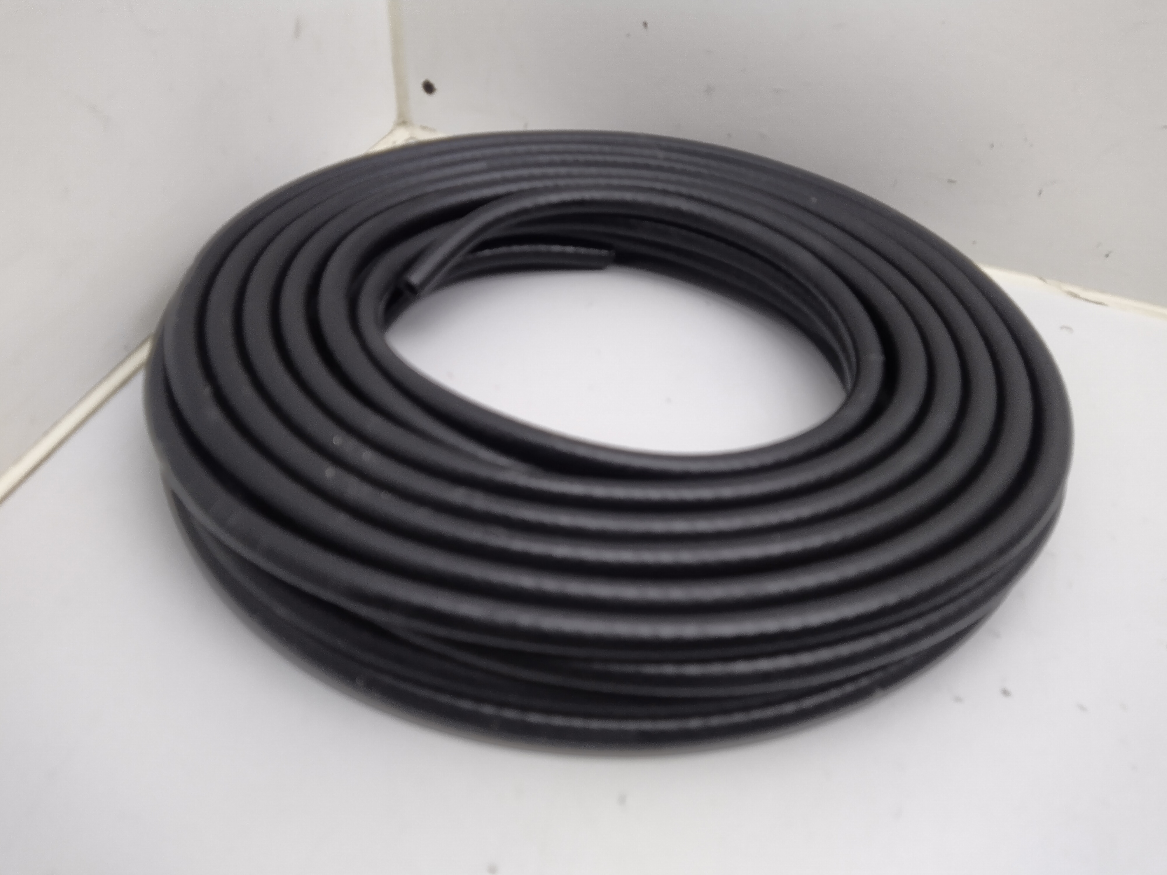 6mm Silikon Unterdruckschlauch verstärkt schwarz 6mm Silikon Unterdruckschlauch verstärkt schwarz