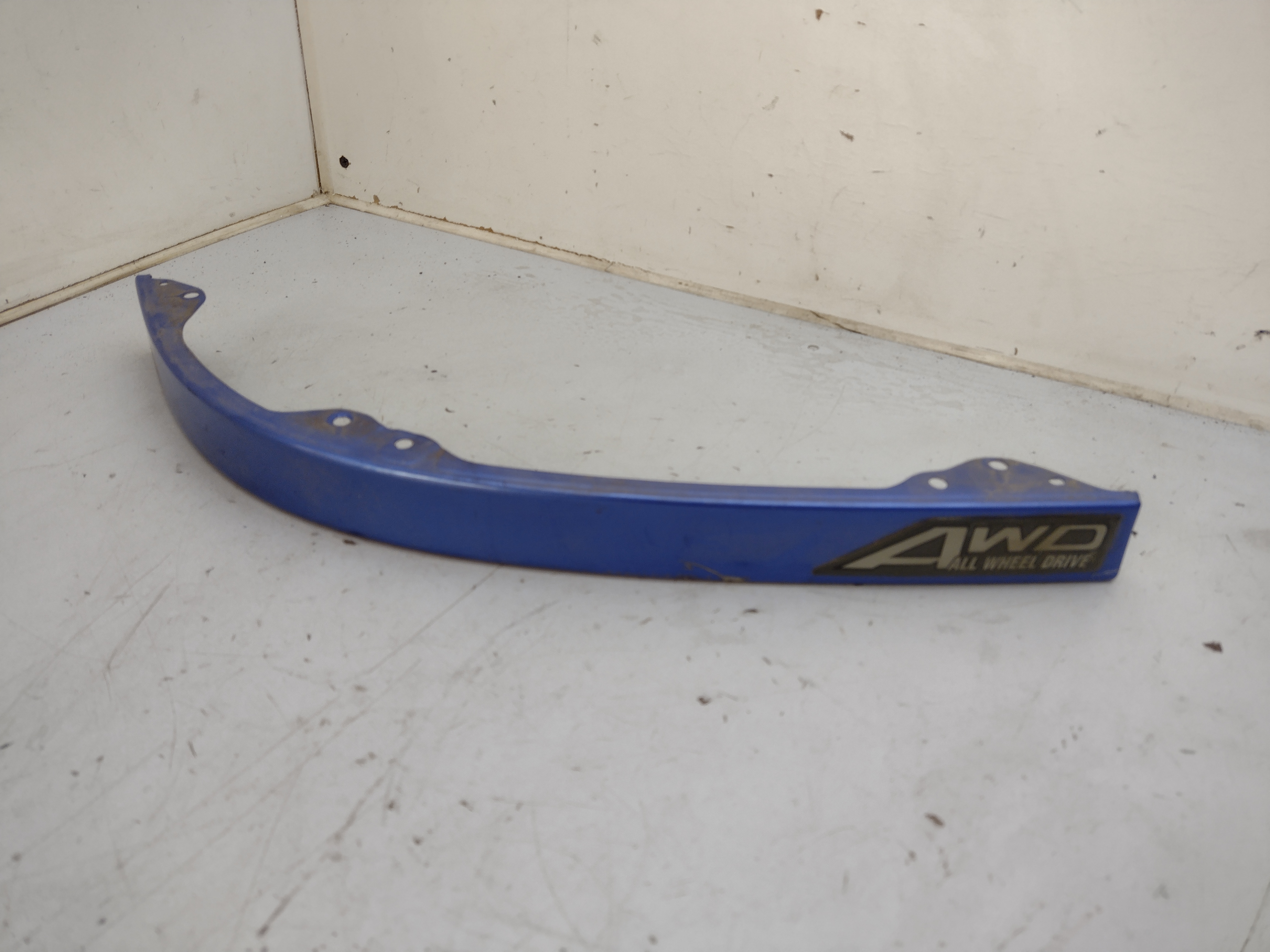 Zierleiste hinten links unter Rückleuchte für Subaru Impreza 1 GC GF 93-00 blau Zierleiste hinten links unter Rückleuchte für Subaru Impreza 1 GC GF 93-00 blau