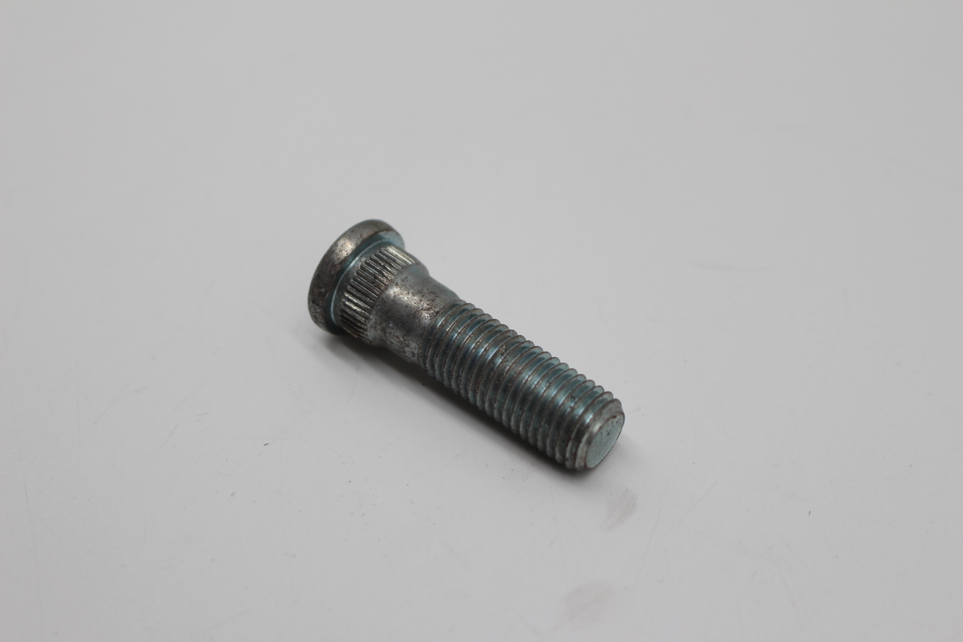 Citroen / Peugeot Radbolzen M12 x 1,5 371428 NEU NOS NEW 