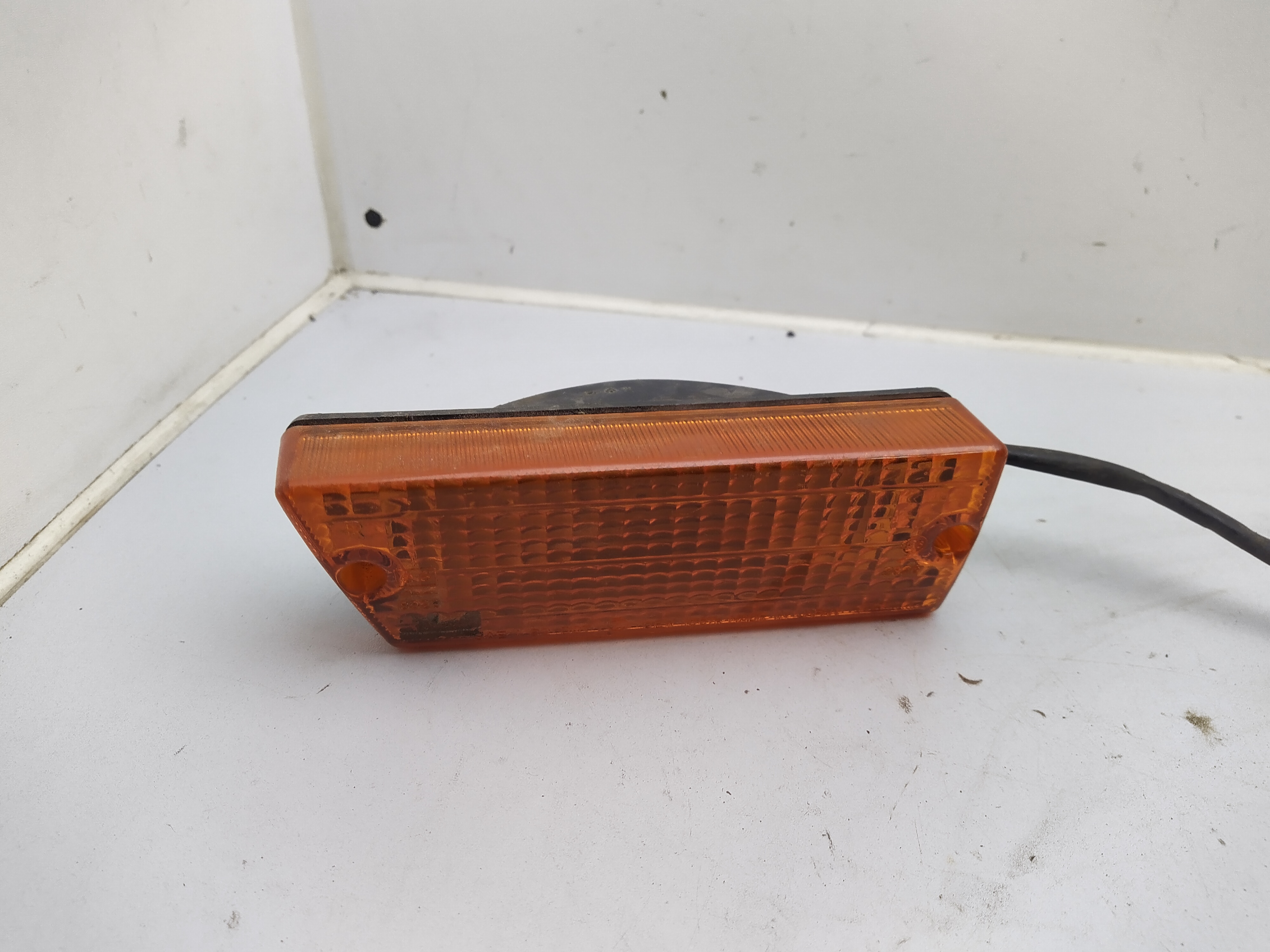 Blinker rechts für Subaru KAD L-Serie 1800 OEW 1567 Blinker rechts für Subaru KAD L-Serie 1800 OEW 1567