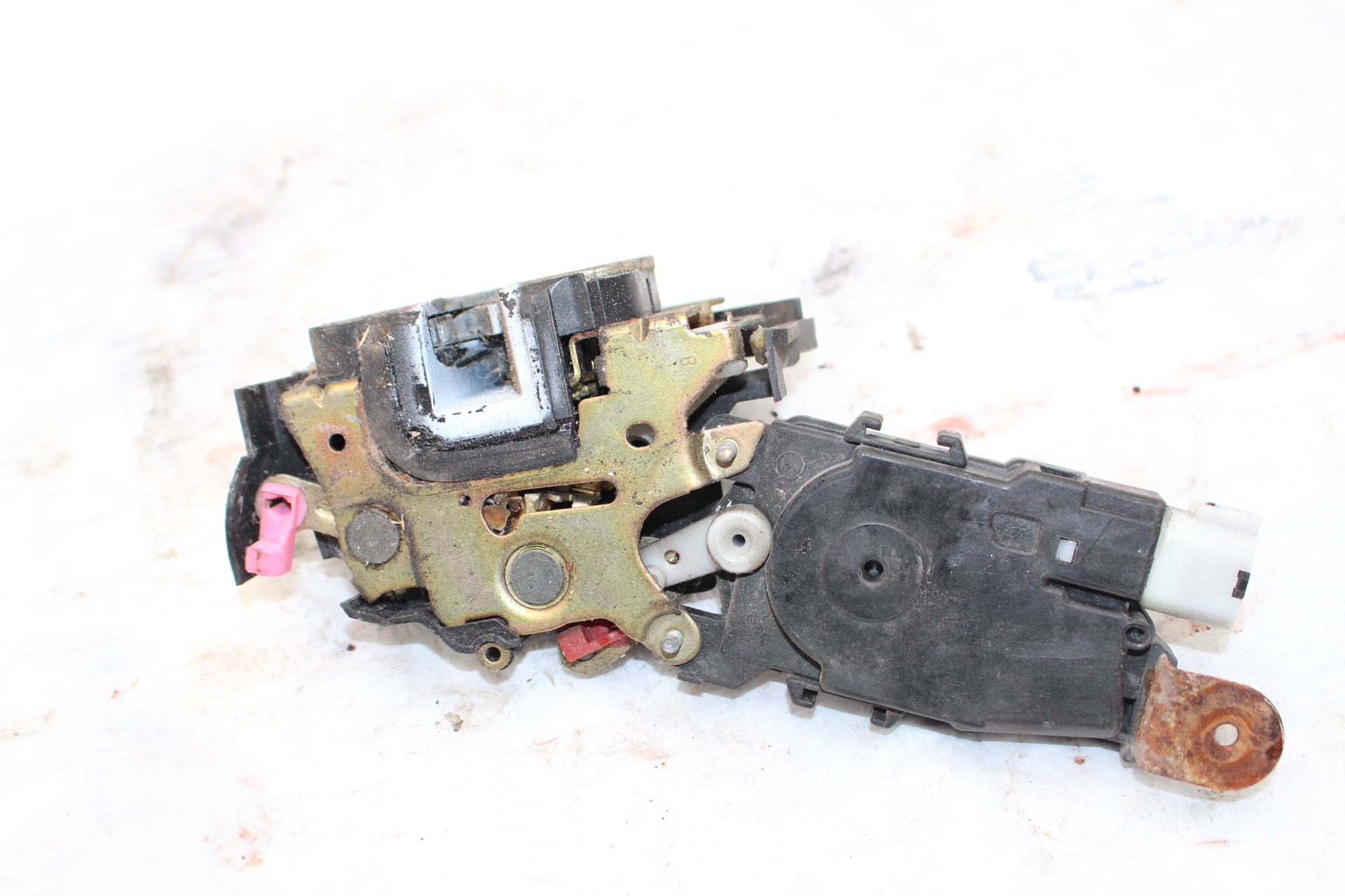 Türschloss vorne rechts passend für Subaru Legacy 3 BE BH Outback 1998 bis 2003 gebraucht