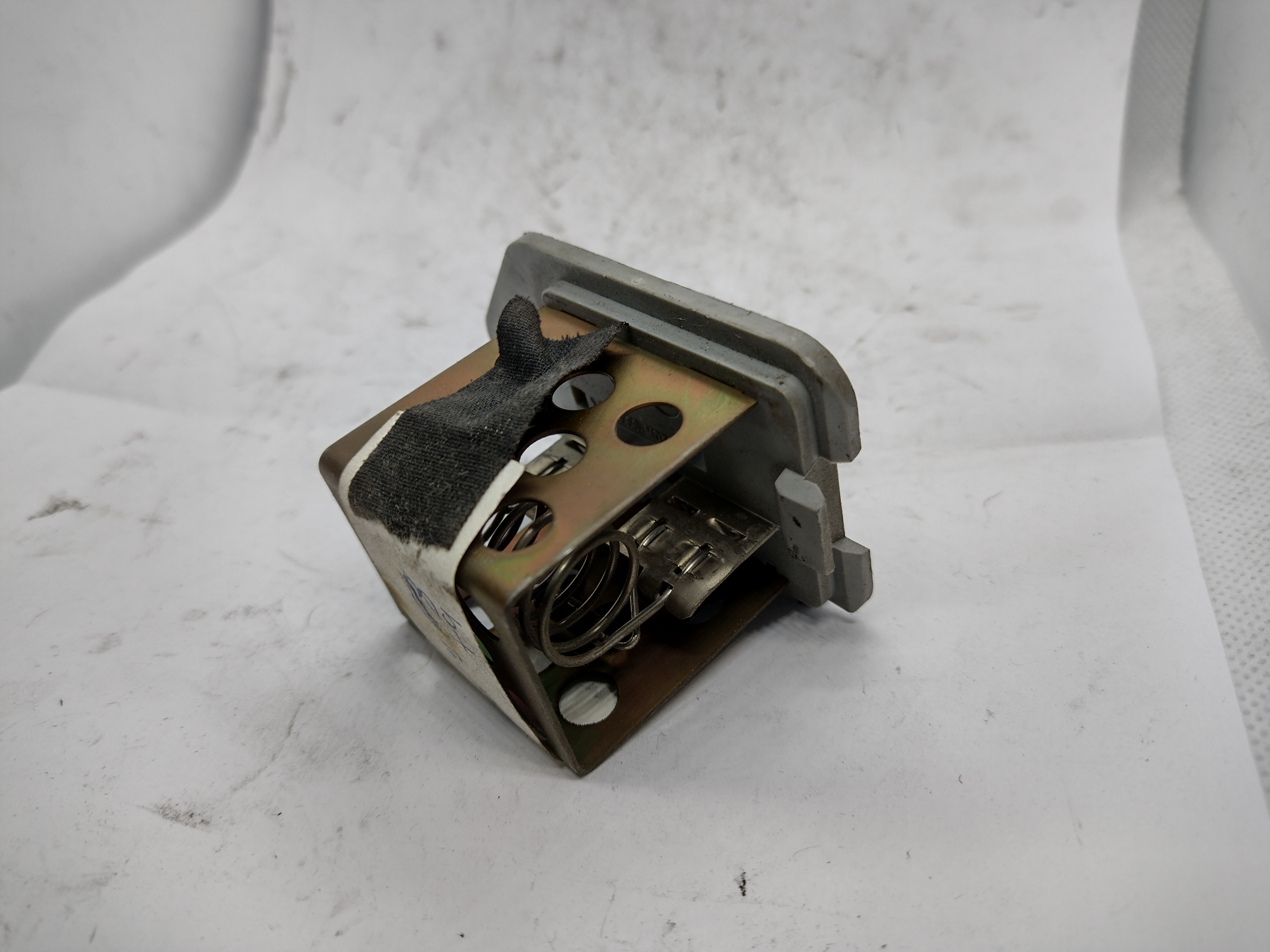 Peugeot / Citroen WIDERSTAND 126779 NEU NOS NEW Peugeot / Citroen WIDERSTAND 126779 NEU NOS NEW
