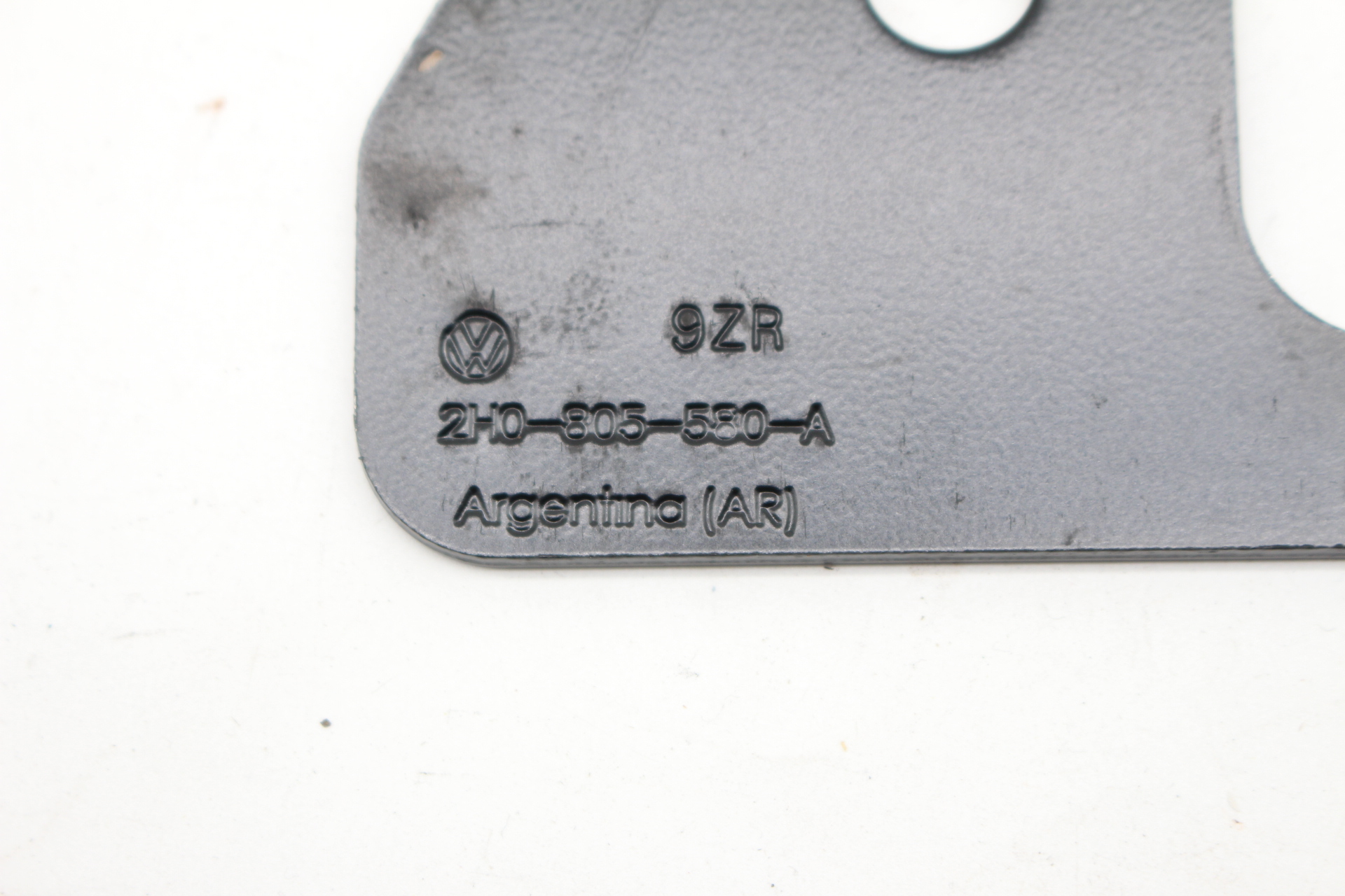 VW AMAROK FRONT FUSE PLATE 2H0805580A 2H0-805-580-A