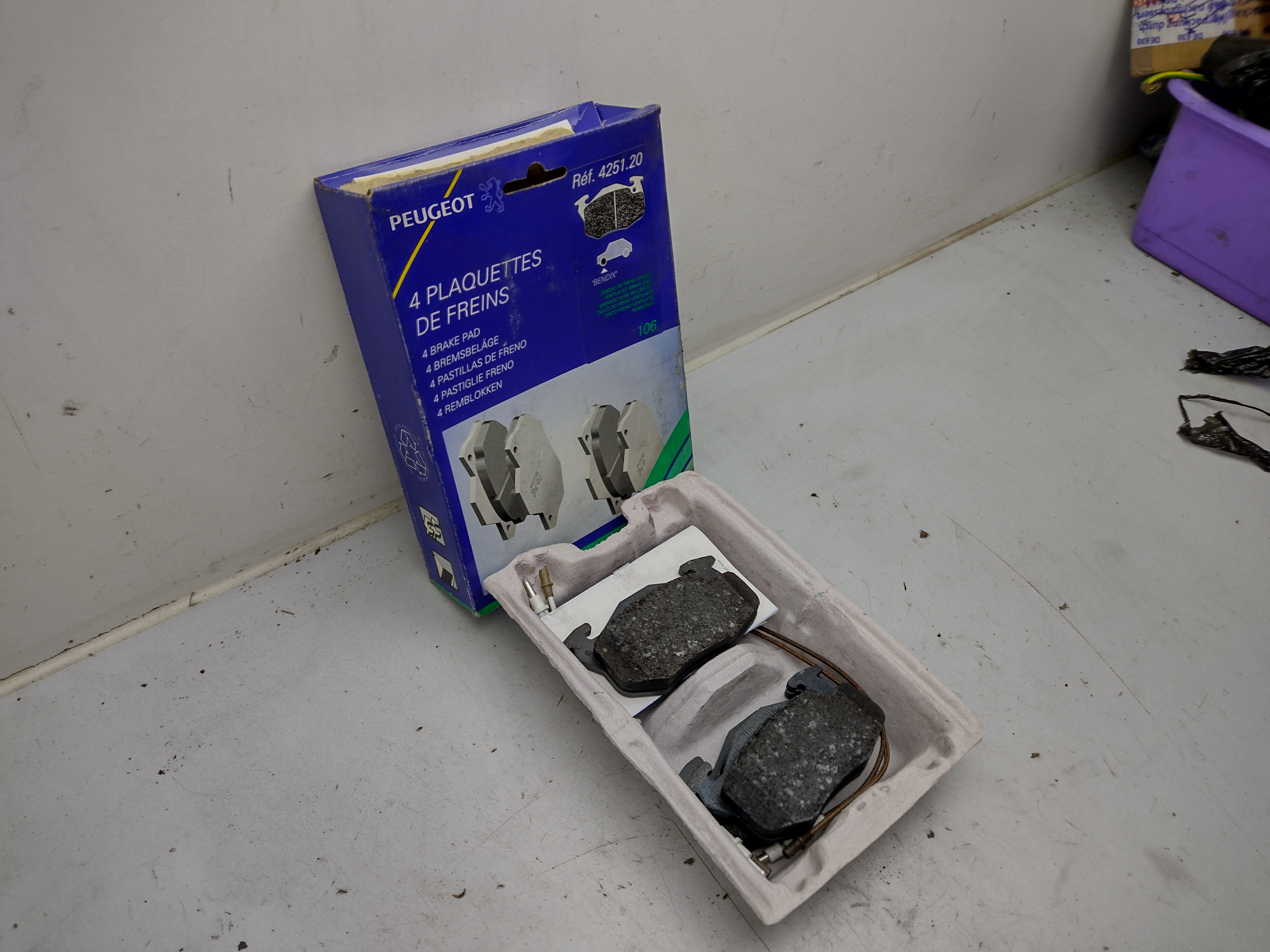 Peugeot 106 Bremsbeläge vorne (Sys.Bendix) 425120 NOS NEW OEM 