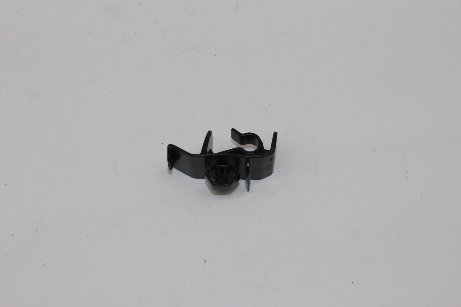 57255AG000 Hood / Trunk Prop Rod Bracket. Hood Prop Rod Clip. Hood Prop Rod Retainer (Front) für SUBARU 2012 - 2025.