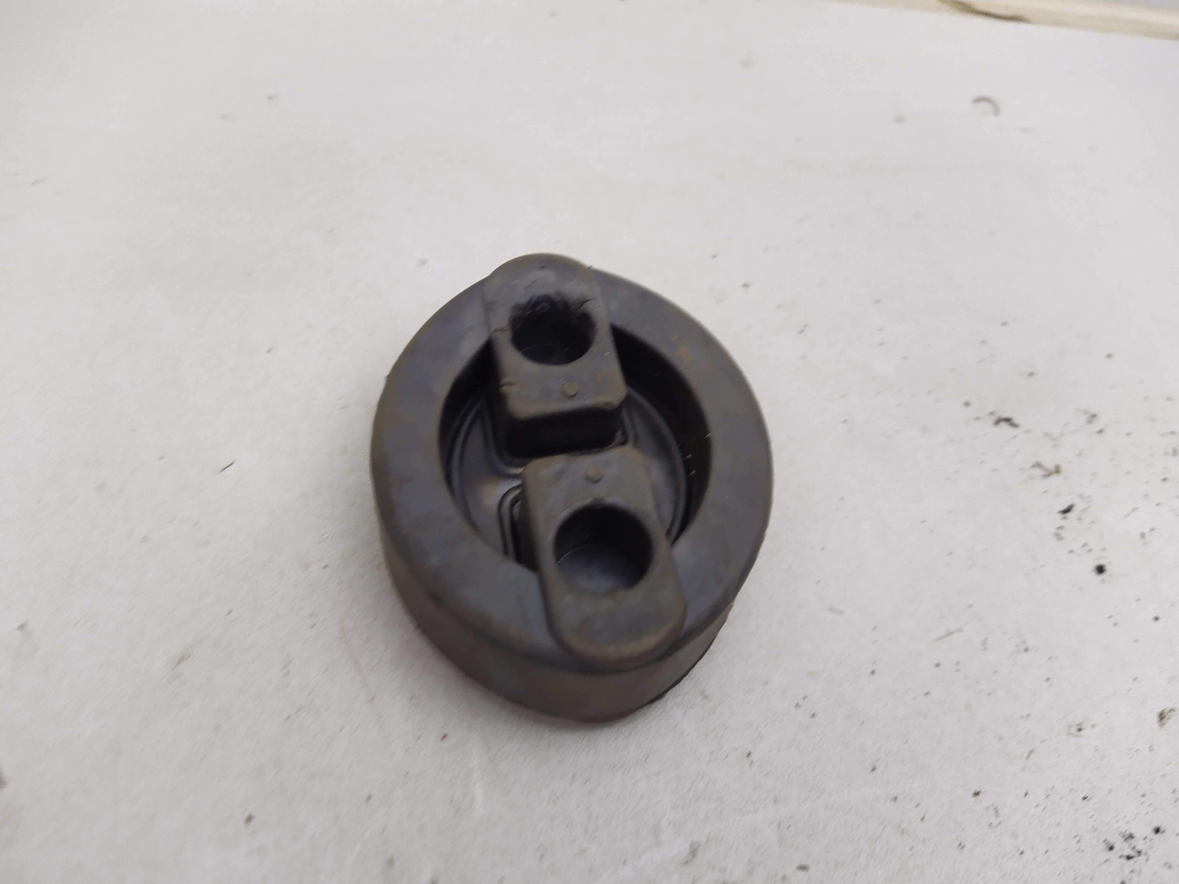 Auspuffgummi 2 Loch universal NEU Auspuffgummi 2 Loch universal NEU