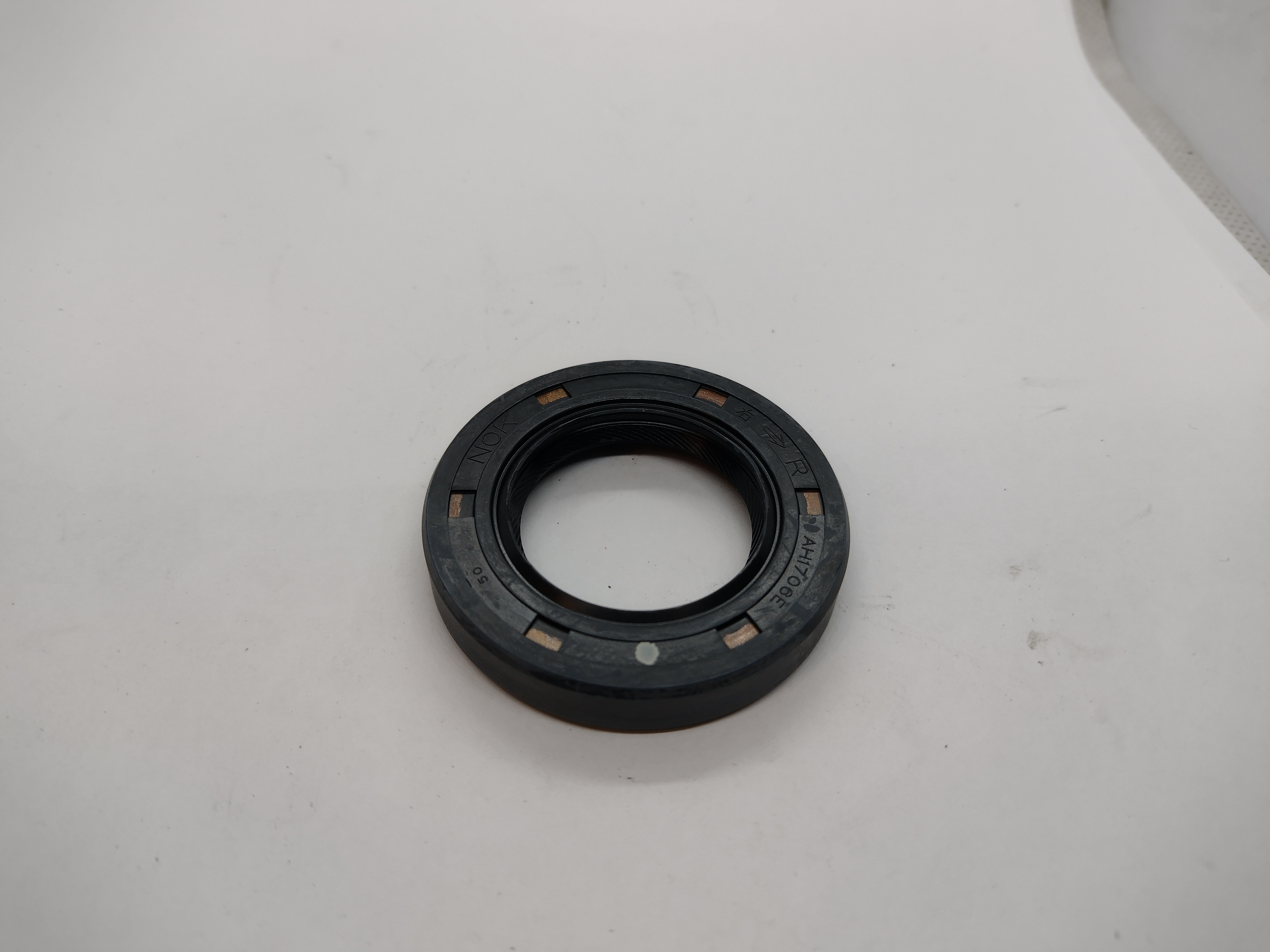 Simmerring Antriebswelle rechts für Subaru 5 Gang Getriebe 806730031 Simmerring Antriebswelle rechts für Subaru 5 Gang Getriebe 806730031