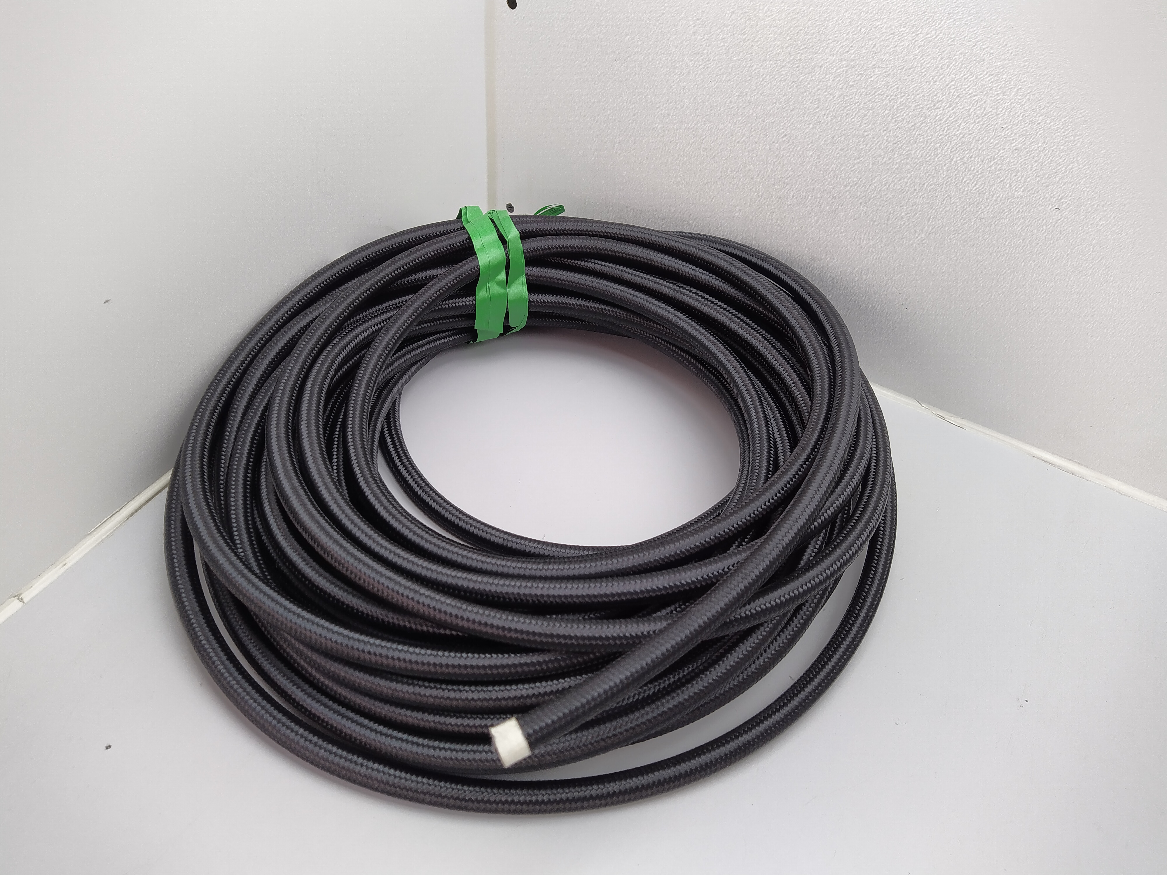 NBR Nylon Stahlflexleitung Dash 06 AN6 schwarz NBR Nylon Stahlflexleitung Dash 06 AN6 schwarz