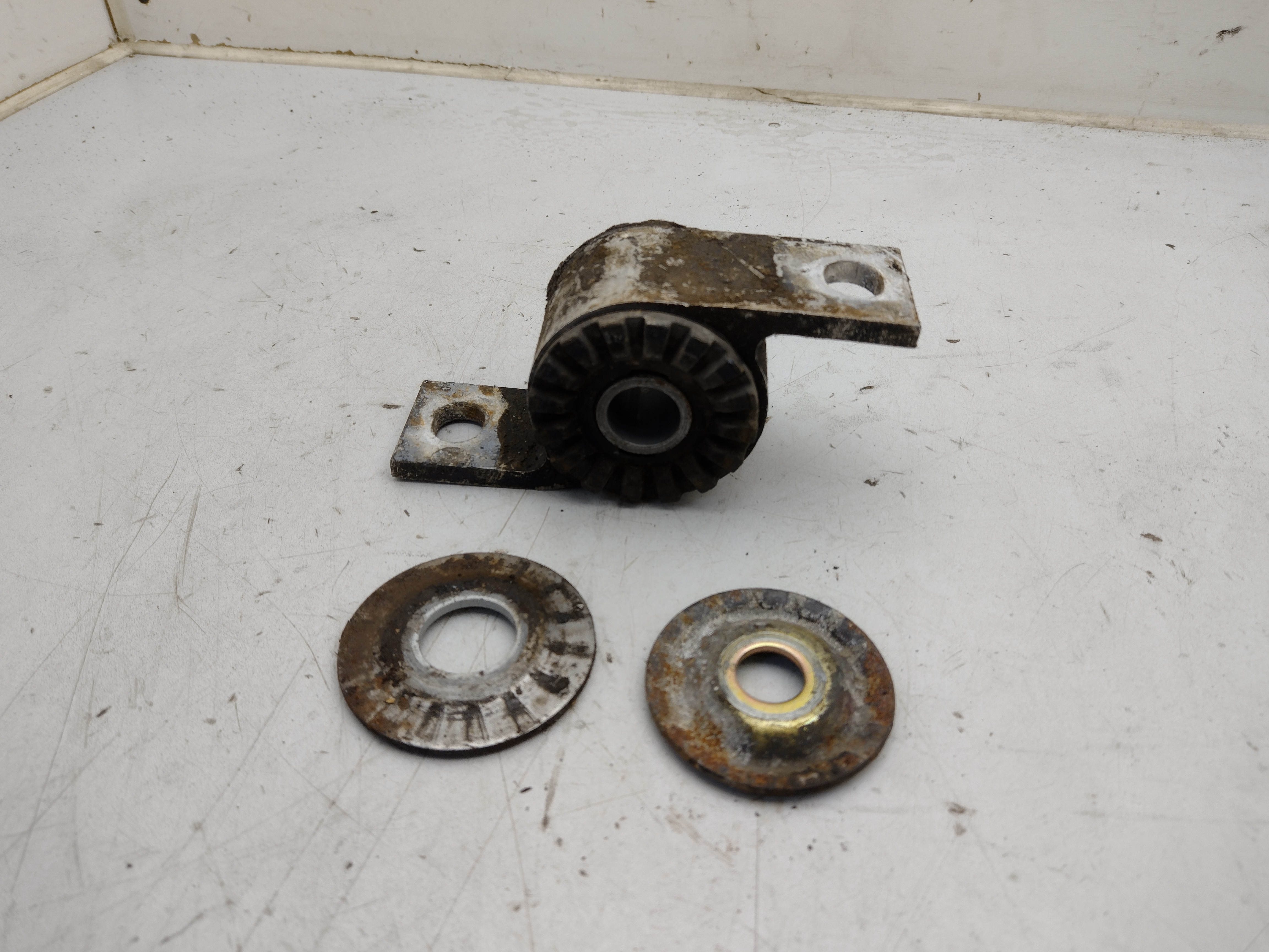 hinteres Lager Querlenker vorne für Subaru Impreza GC GF 93-00 GT WRX STI hinteres Lager Querlenker vorne für Subaru Impreza GC GF 93-00 GT WRX STI