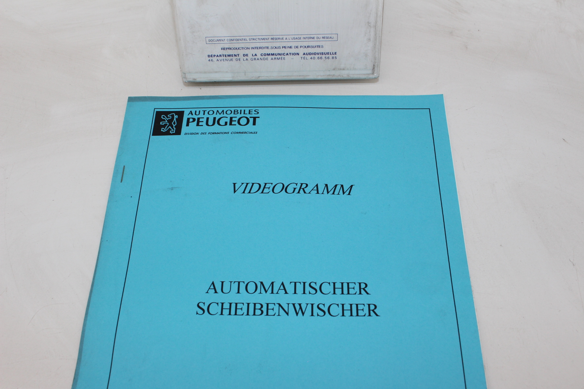 Original Peugeot Lehrvideokassette – Automatischer Scheibenwischer