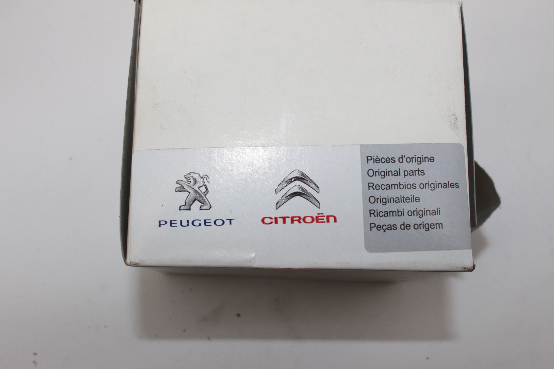 Peugeot / Citroen Ölfilter 1109CG Mitsubishi MD360935 NEU NOS NEW