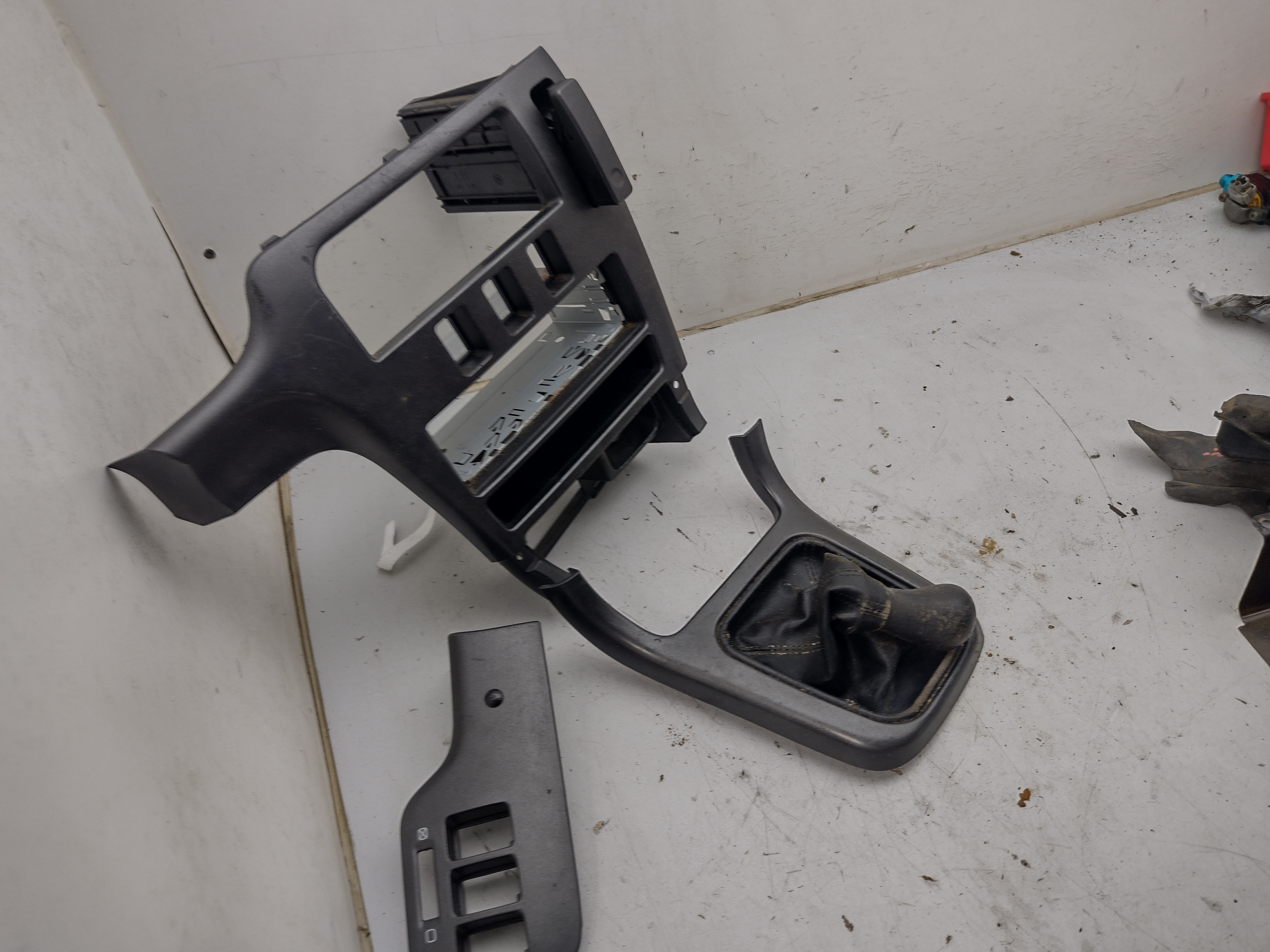 Graue Interior-Verkleidungen Schaltsack Radioschacht für Subaru Legacy 3 Be Bh 98-03