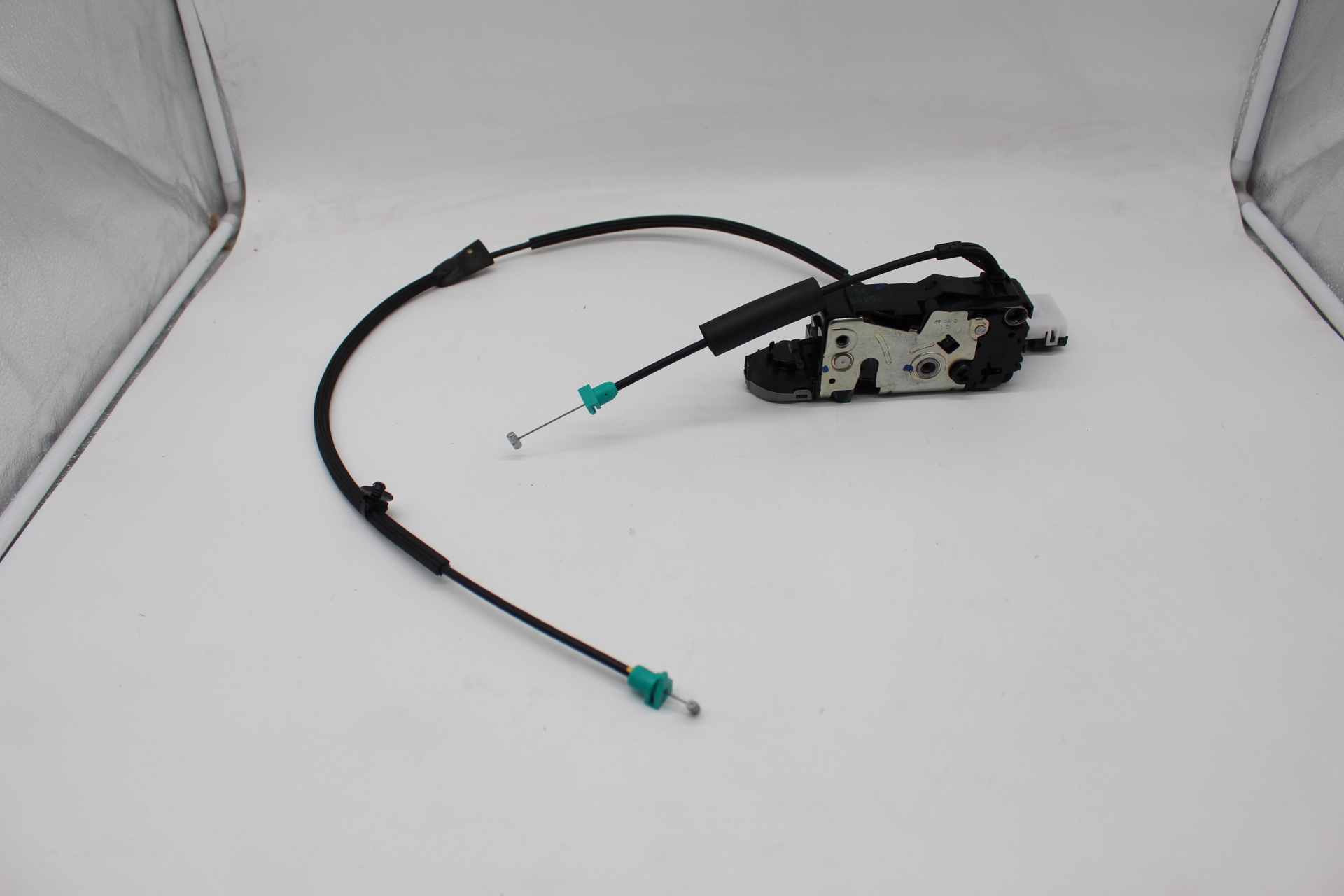 Peugeot / Citroen SCHLOSS TÜR VORNE 9136AE NEU NOS NEW OEM