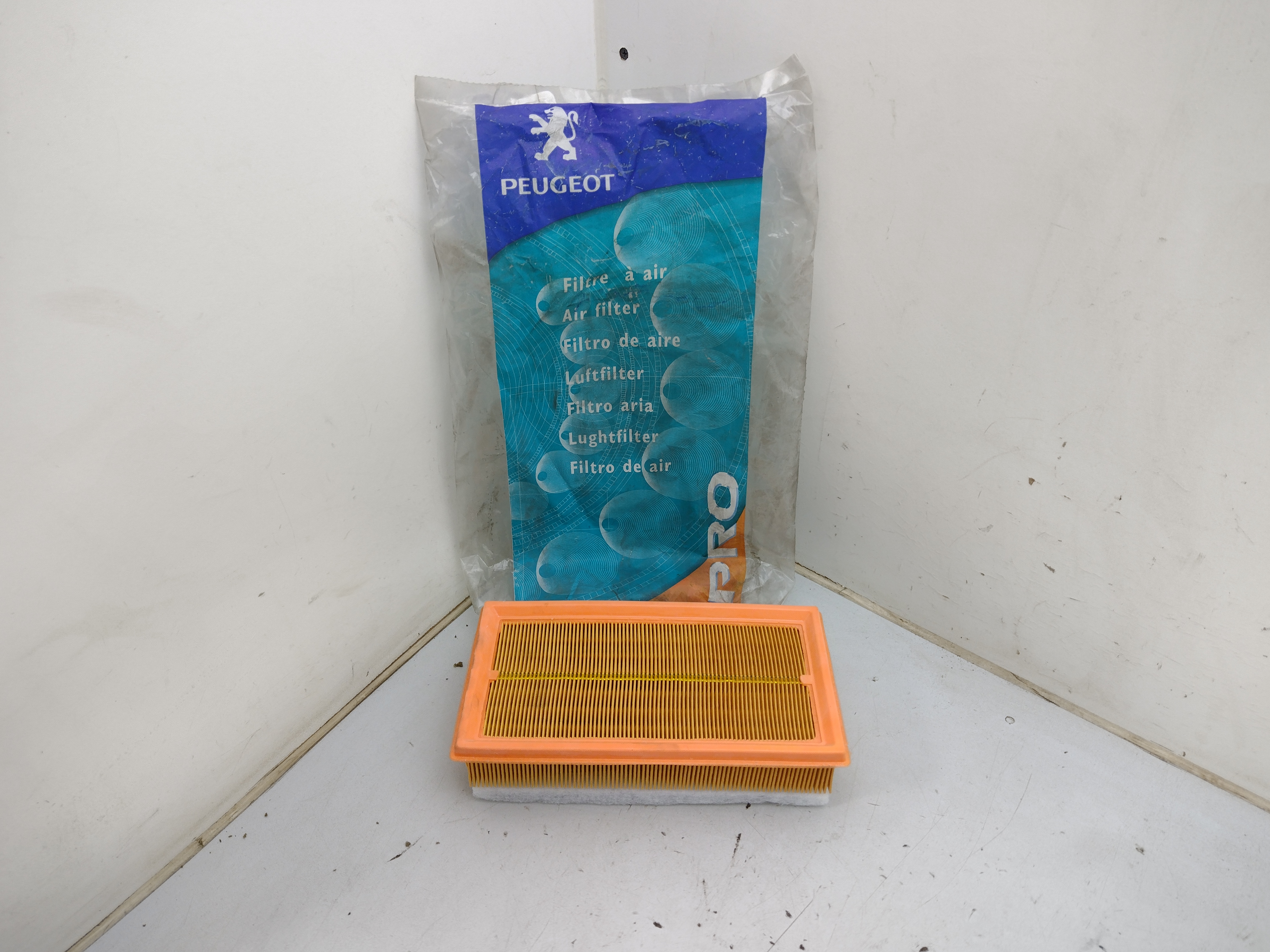 Peugeot / Citroen Luftfilter 1444EQ NOS NEW Peugeot / Citroen Luftfilter 1444EQ NOS NEW