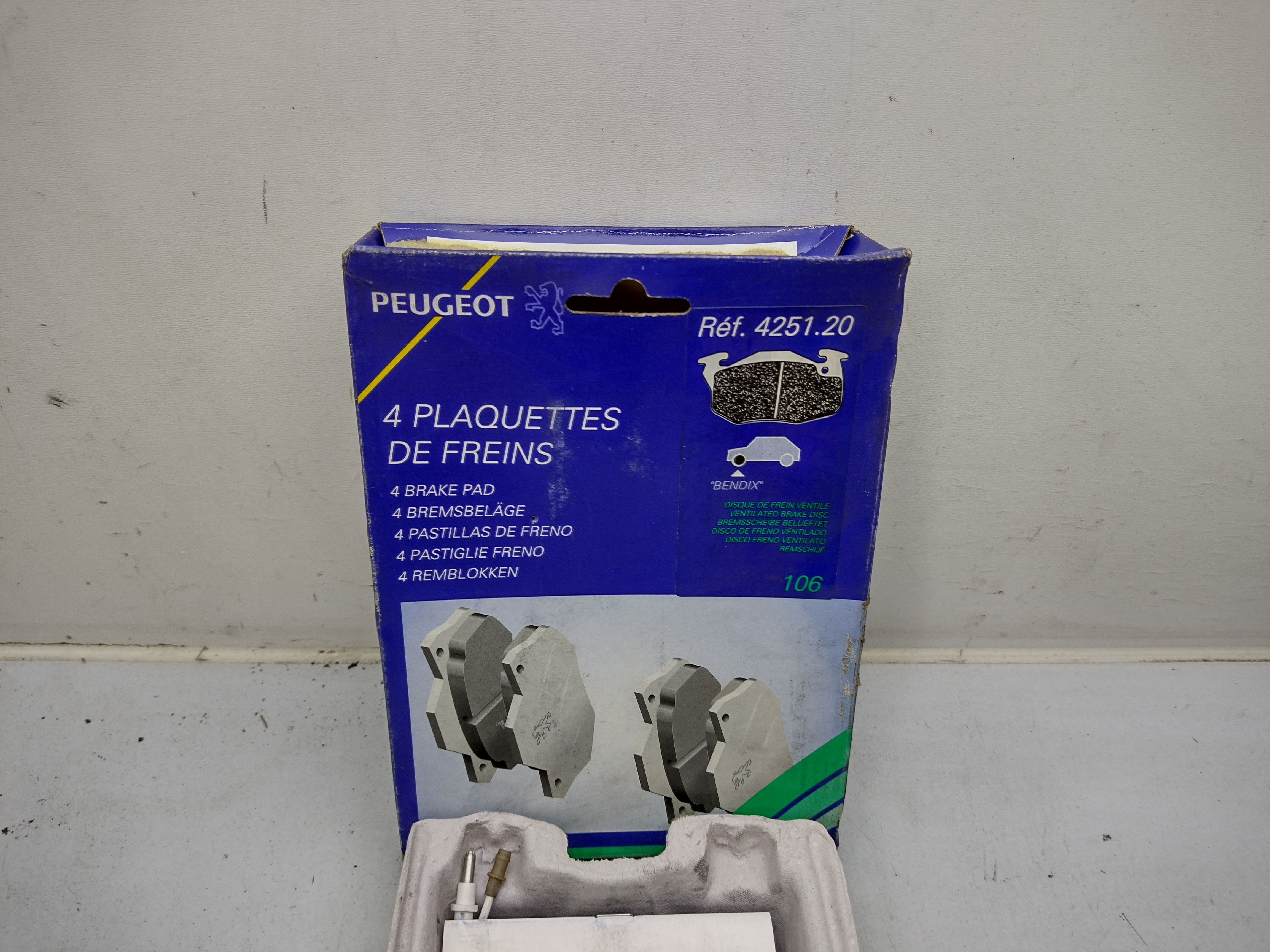 Peugeot 106 Bremsbeläge vorne (Sys.Bendix) 425120 NOS NEW OEM 
