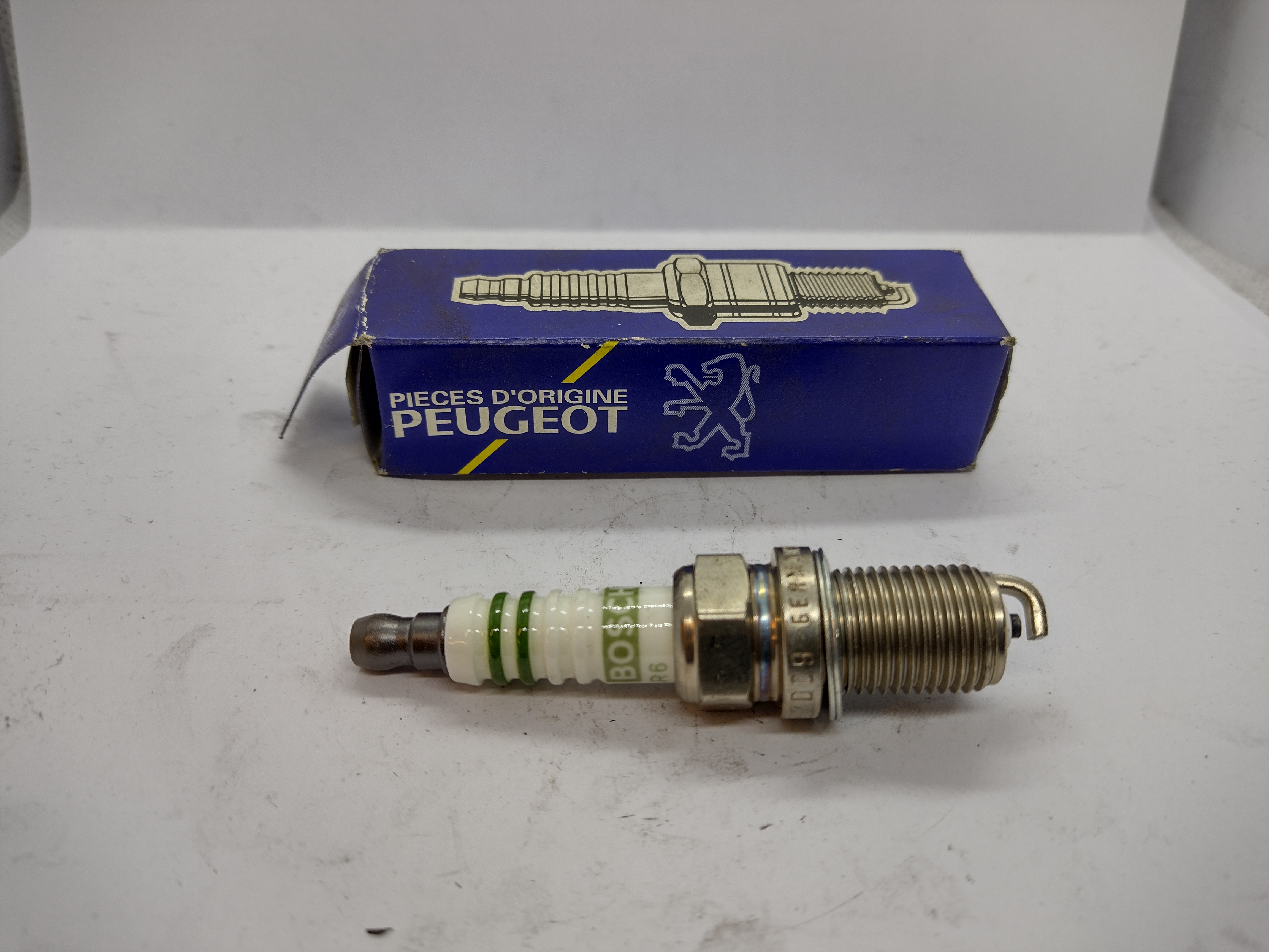 Peugeot Zündkerze 59626K BOSCH FR 7DC 9 NEU NOS NEW OEM Peugeot Zündkerze 59626K BOSCH FR 7DC 9 NEU NOS NEW OEM