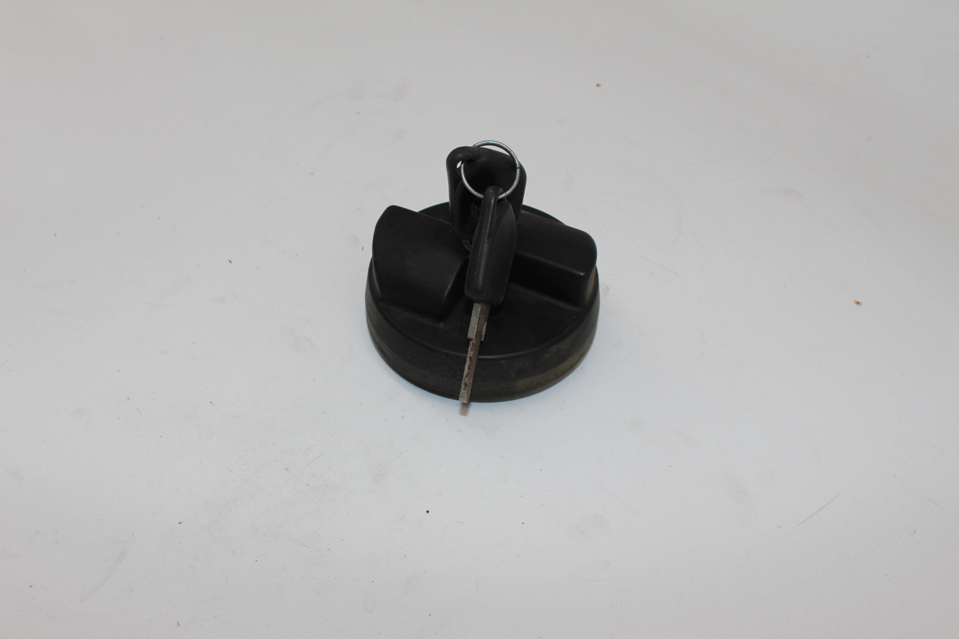 Peugeot Tankschloss Tankverschluss mit 2 Schlüssel NOS NEW OEM