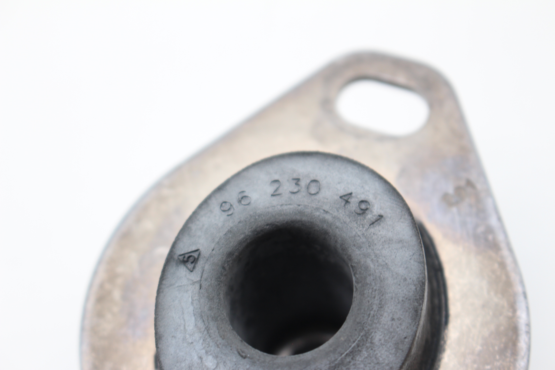 Peugeot  / Citroen Motoraufhängung links 184451 NEU NOS NEW