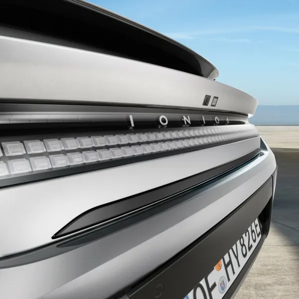 Heckzierleiste Piano Black Hyundai Ioniq 6 ab 2022 AL491ADE00BL