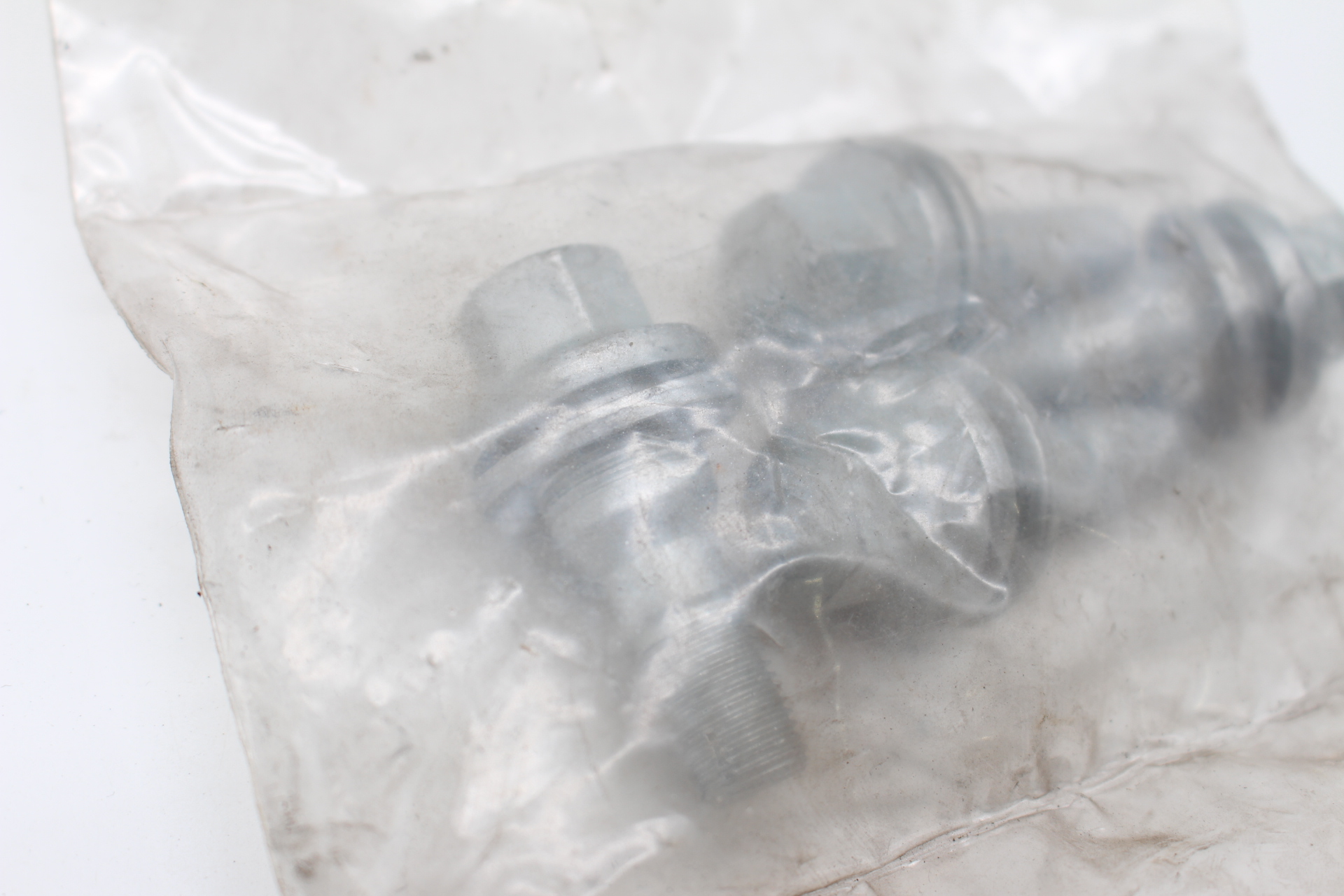Peugeot / Citroen Satz Radschrauben NEU NOS NEW OEM 
