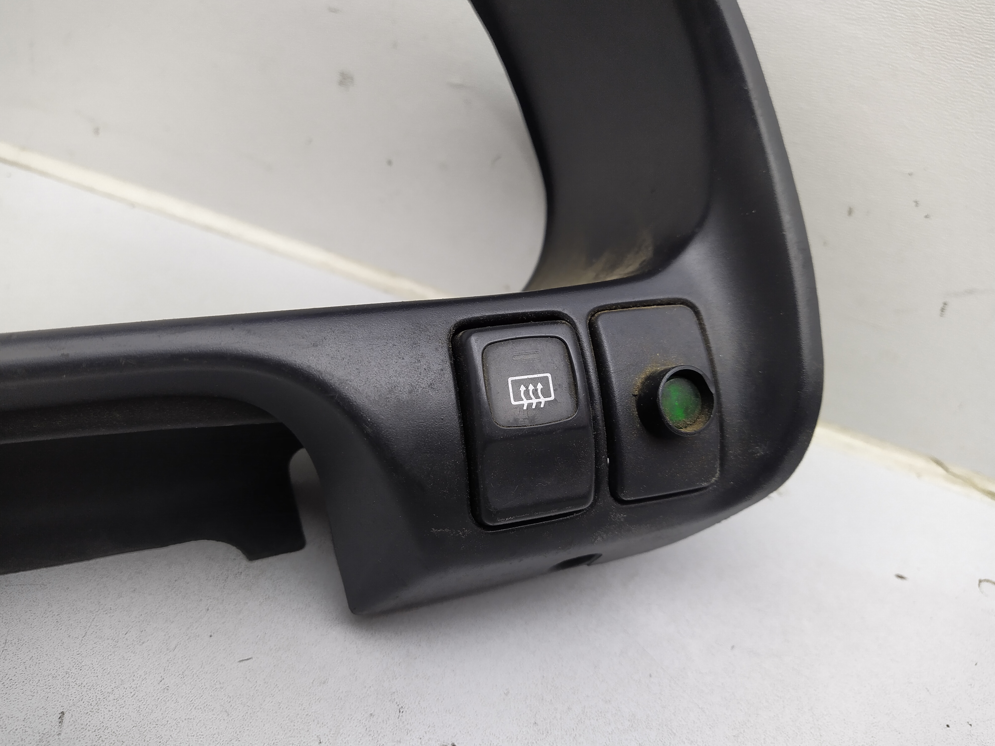 Subaru Legacy BD BG Tachoblende mit Schalter Nebelschluss und Heckscheibenheizung