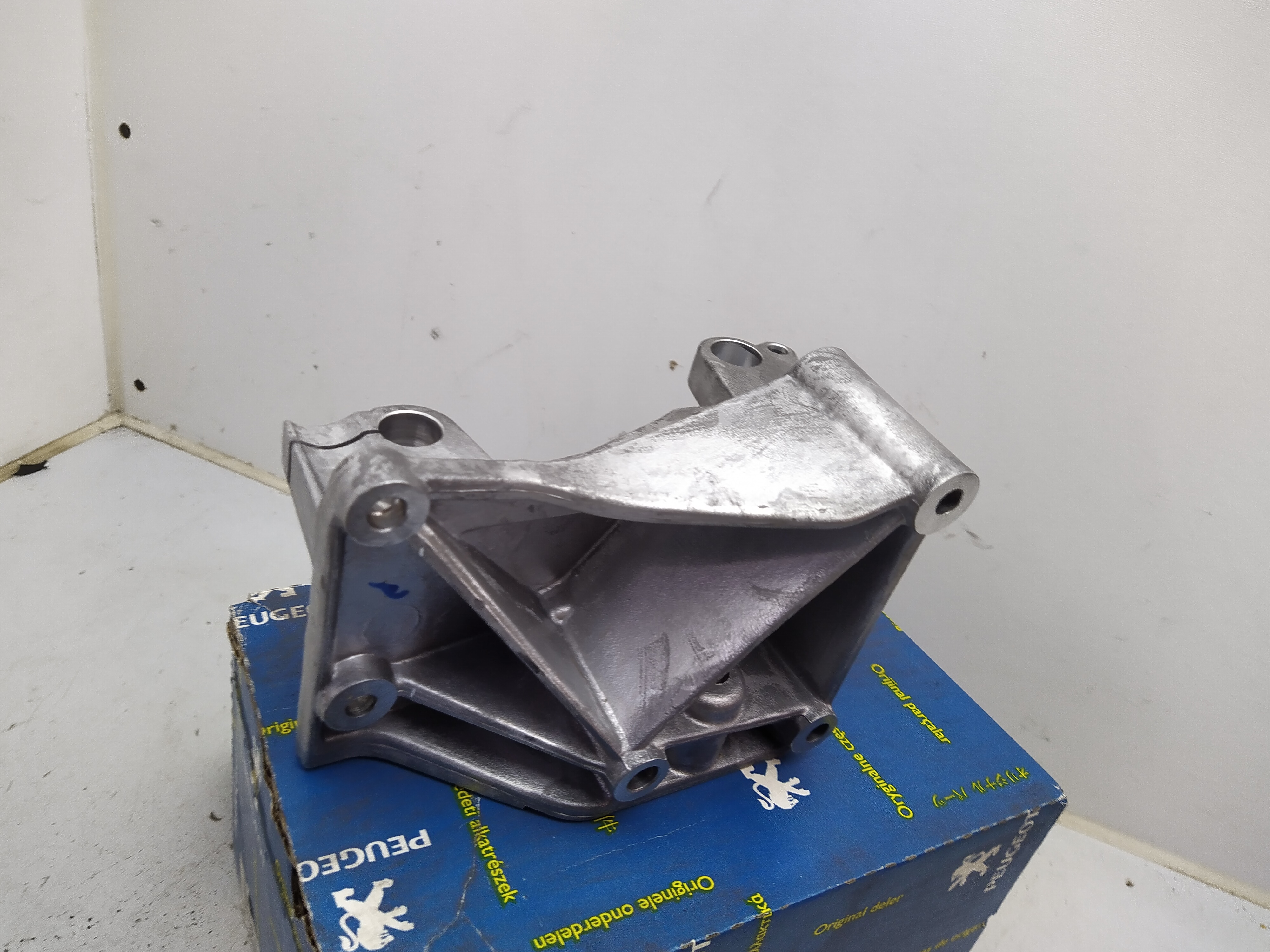 Original Peugeot HALT GENERATOR 5706G2 NEU NOS NEW Original Peugeot HALT GENERATOR 5706G2 NEU NOS NEW
