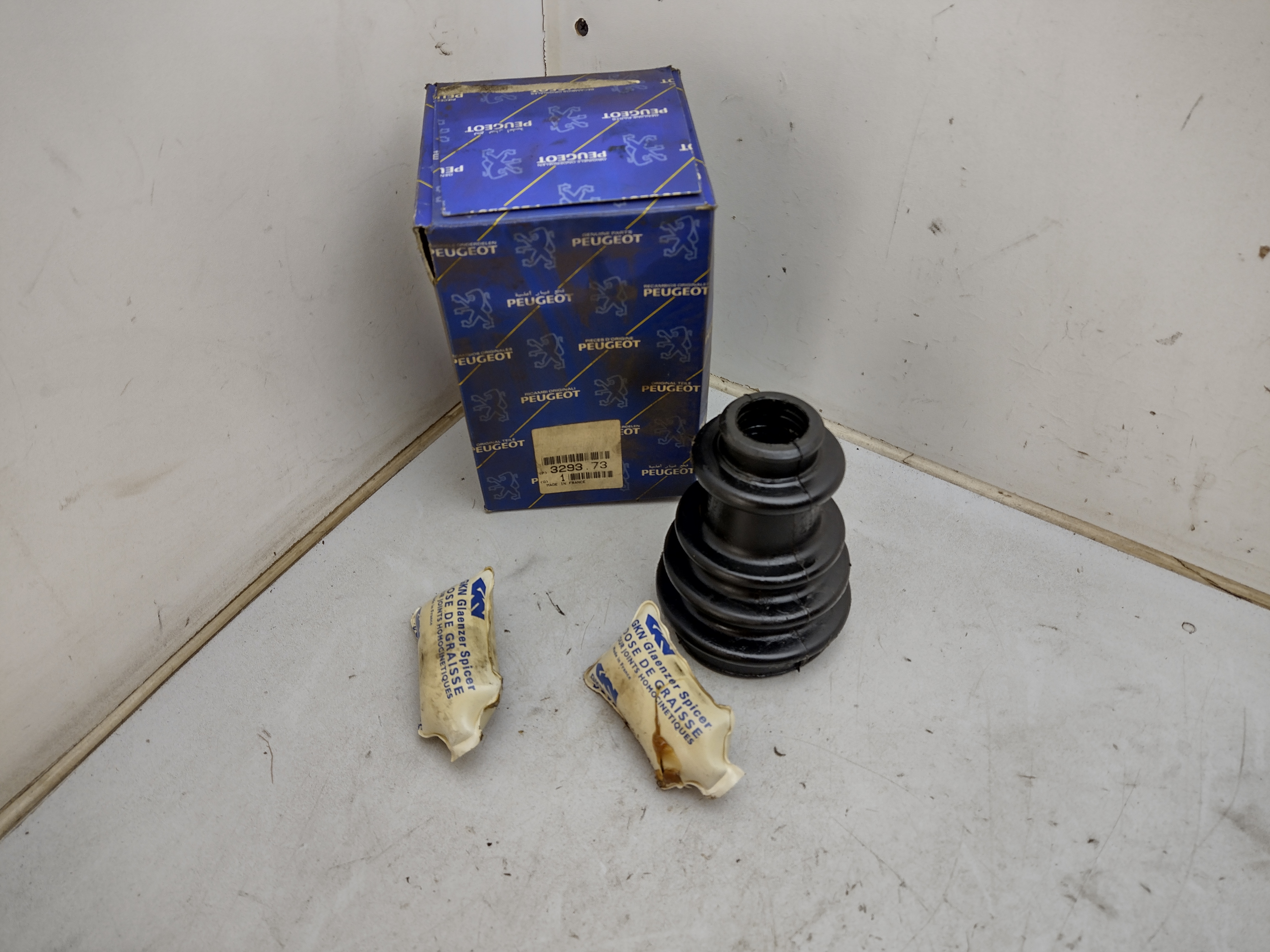 Peugeot / Citroen Manschettensatz Radseite 86mm Gummi 329373 NOS NEW OEM Peugeot / Citroen Manschettensatz Radseite 86mm Gummi 329373 NOS NEW OEM