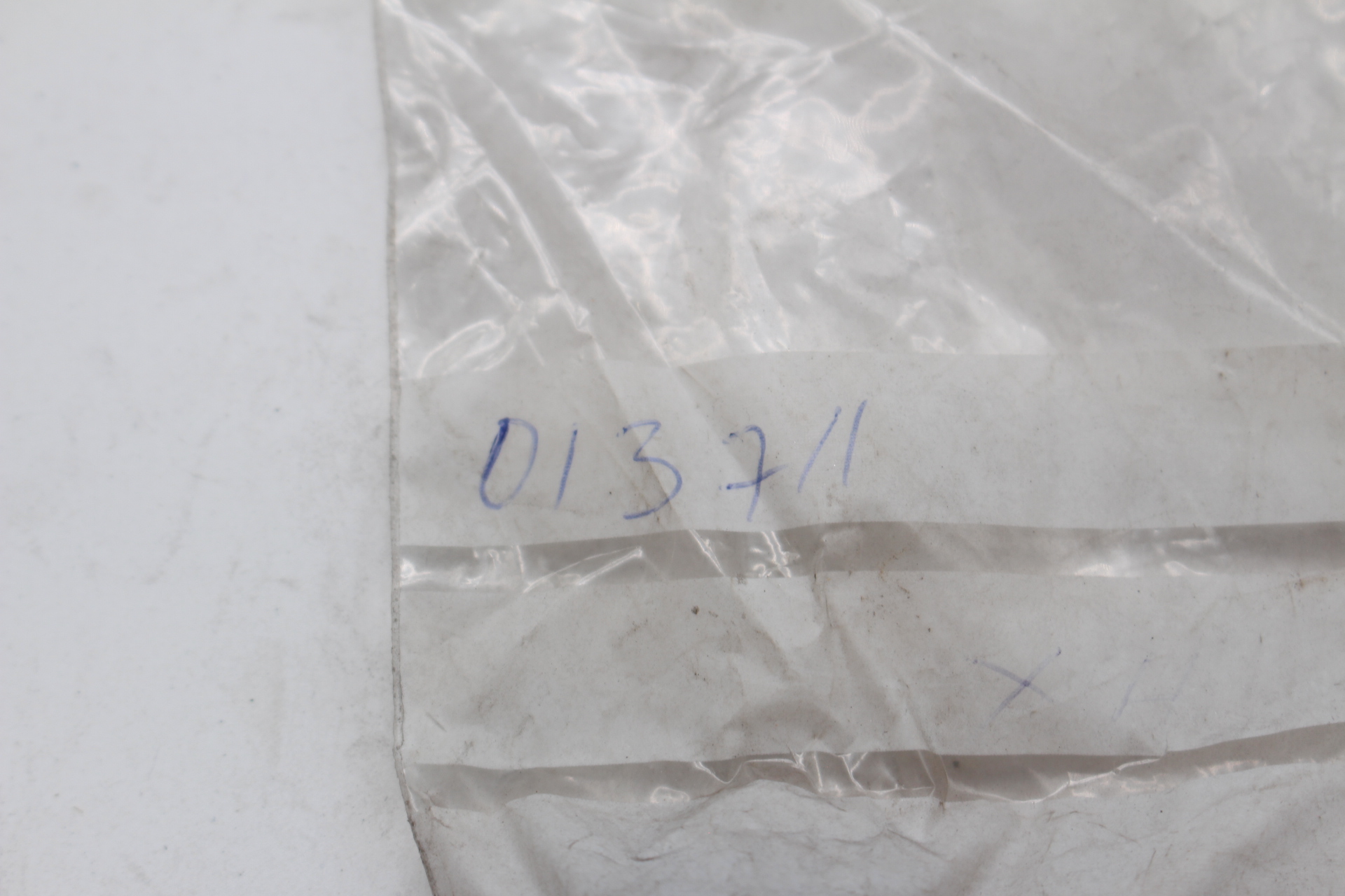 Peugeot / Citroen Halteklammer für obere Motorabdeckung 013711 NEU NOS NEW OEM