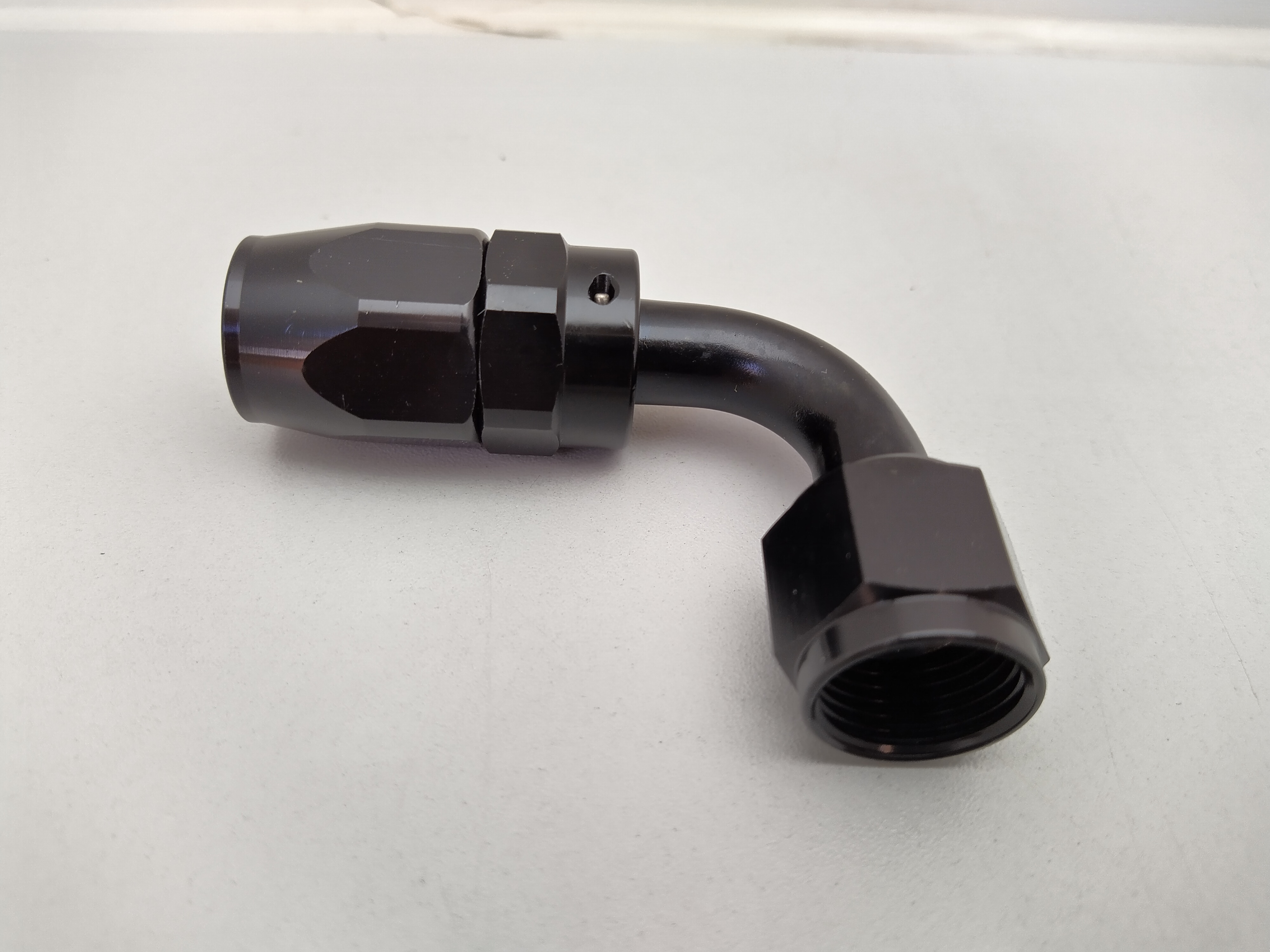 Alu-Fitting schwarz AN8 Dash 8 90° Alu-Fitting schwarz AN8 Dash 8 90°