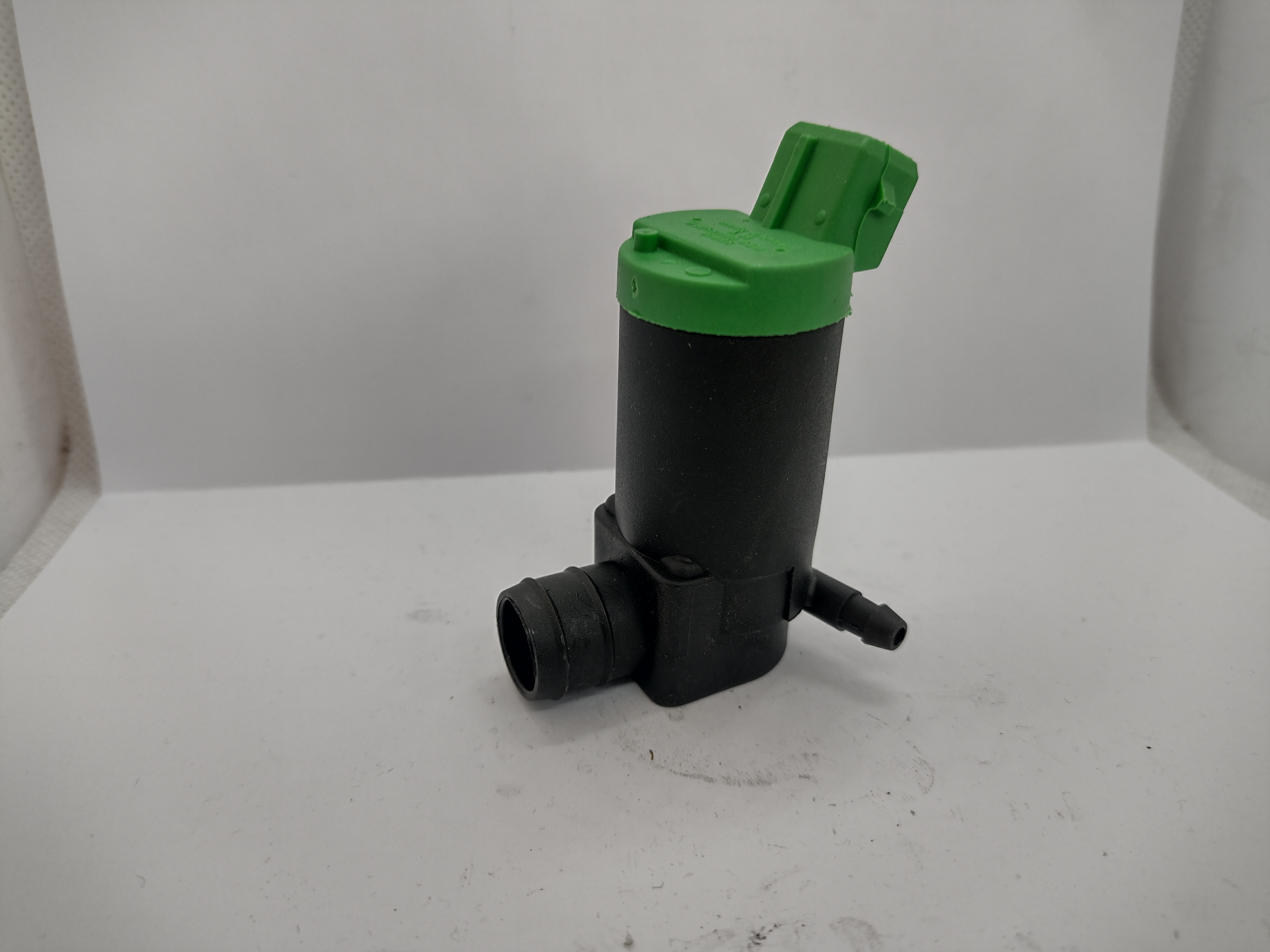 Peugeot / Citroen Waschwasserpumpe, Scheibenreinigung 643458 NEU NOS NEW OEM Peugeot / Citroen Waschwasserpumpe, Scheibenreinigung 643458 NEU NOS NEW OEM