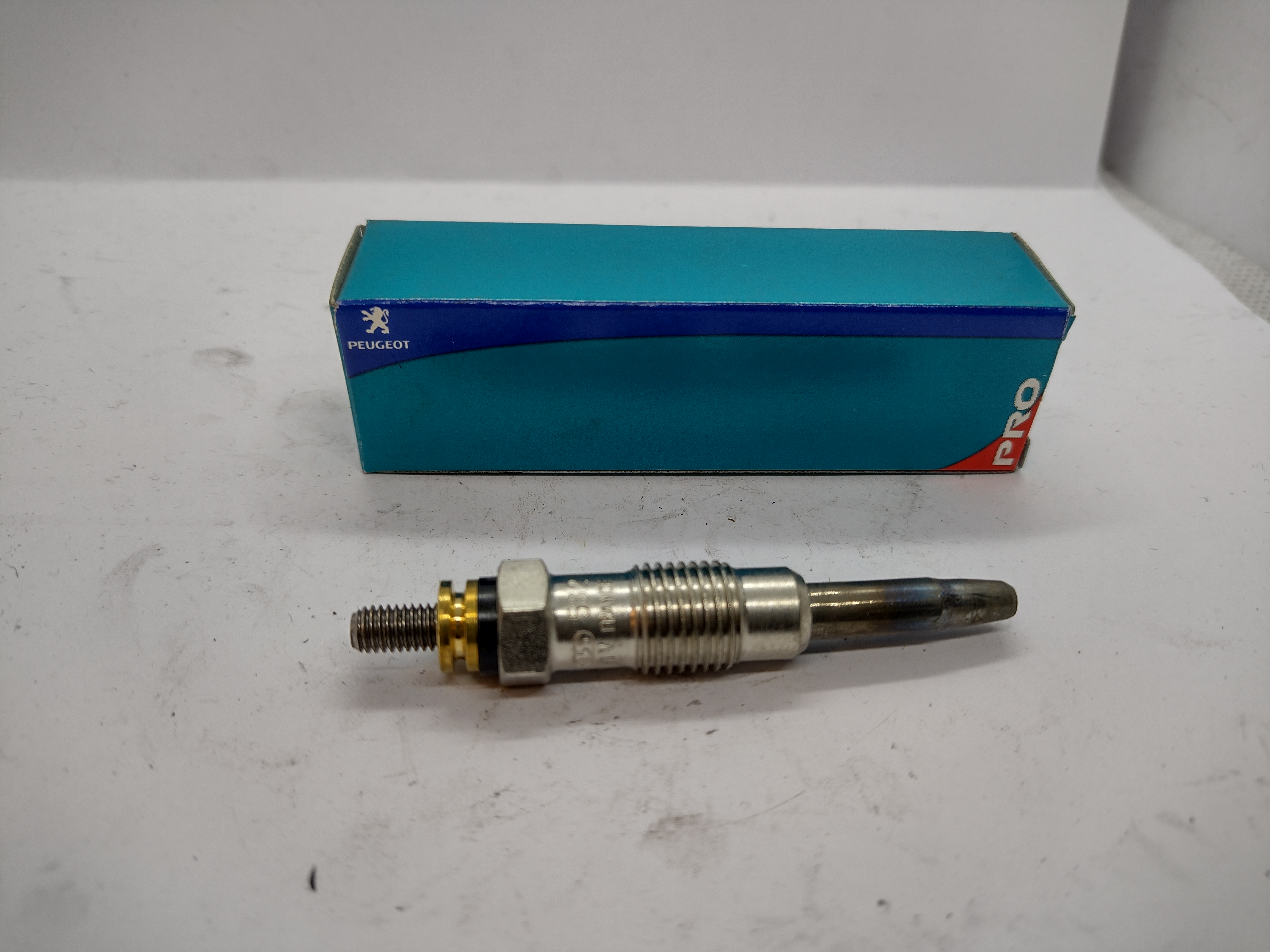 Peugeot Glühkerze 596203 BOSCH 0 250 201 042-71E NEU NOS NEW OEM Peugeot Glühkerze 596203 BOSCH 0 250 201 042-71E NEU NOS NEW OEM