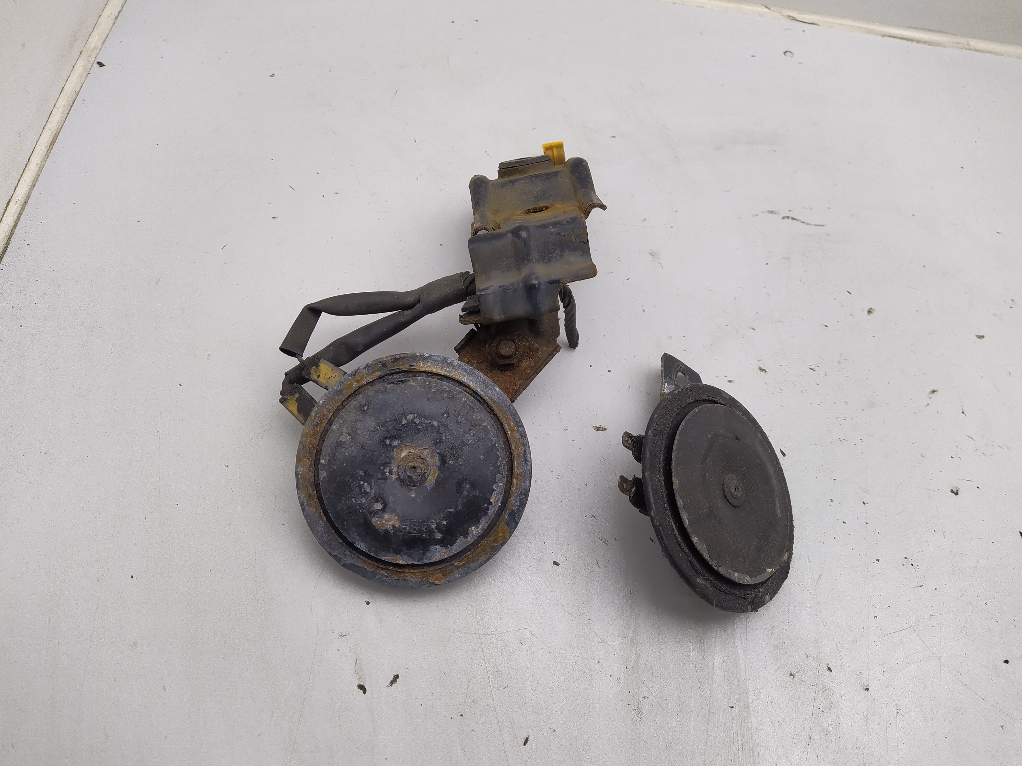 Satz Hupen Signalhörner für Subaru Impreza GC GF 93-00 Satz Hupen Signalhörner für Subaru Impreza GC GF 93-00