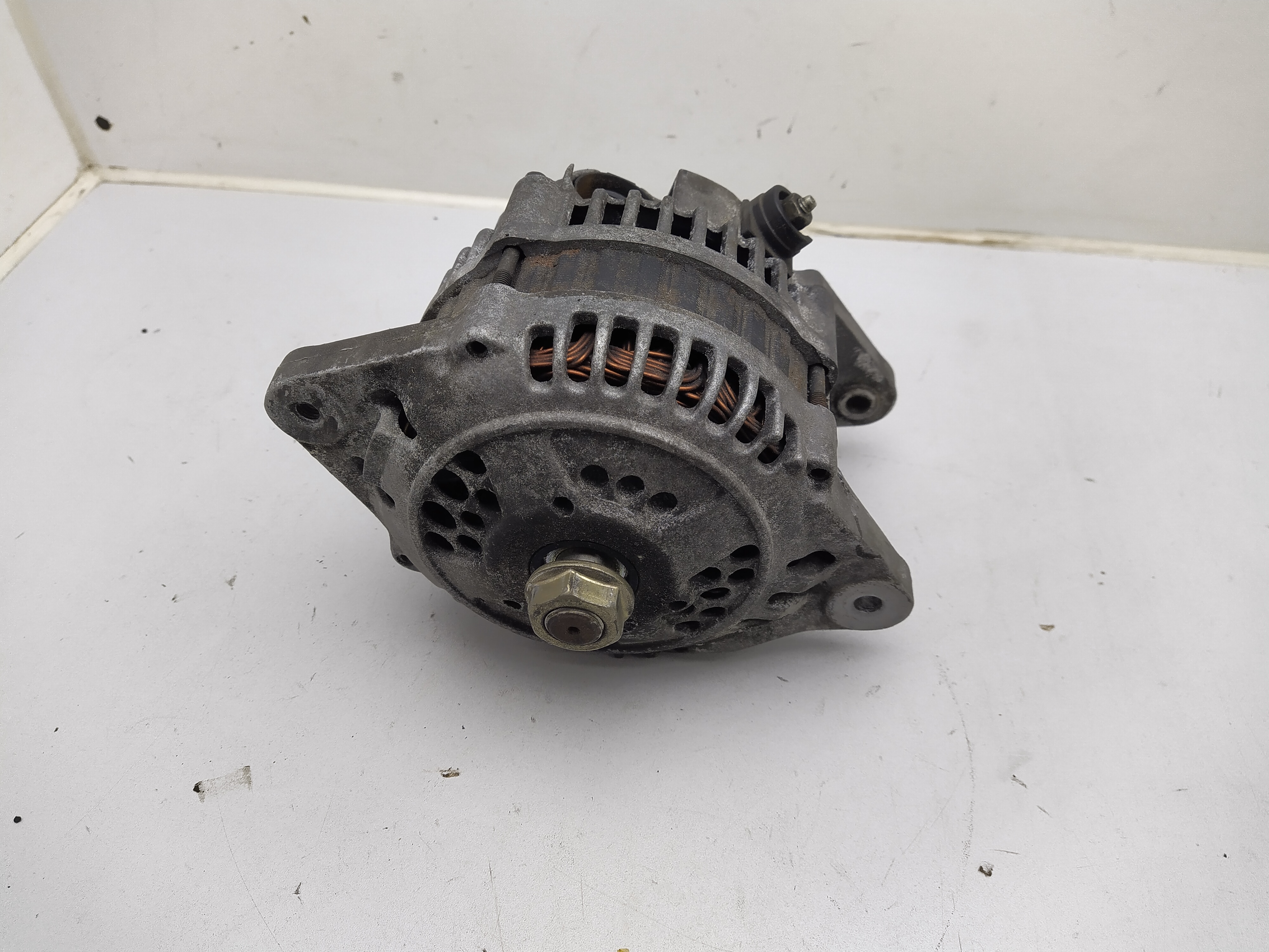 Lichtmaschine Generator 23700AA090 für Subaru Legacy Turbo BC BJF Lichtmaschine Generator 23700AA090 für Subaru Legacy Turbo BC BJF