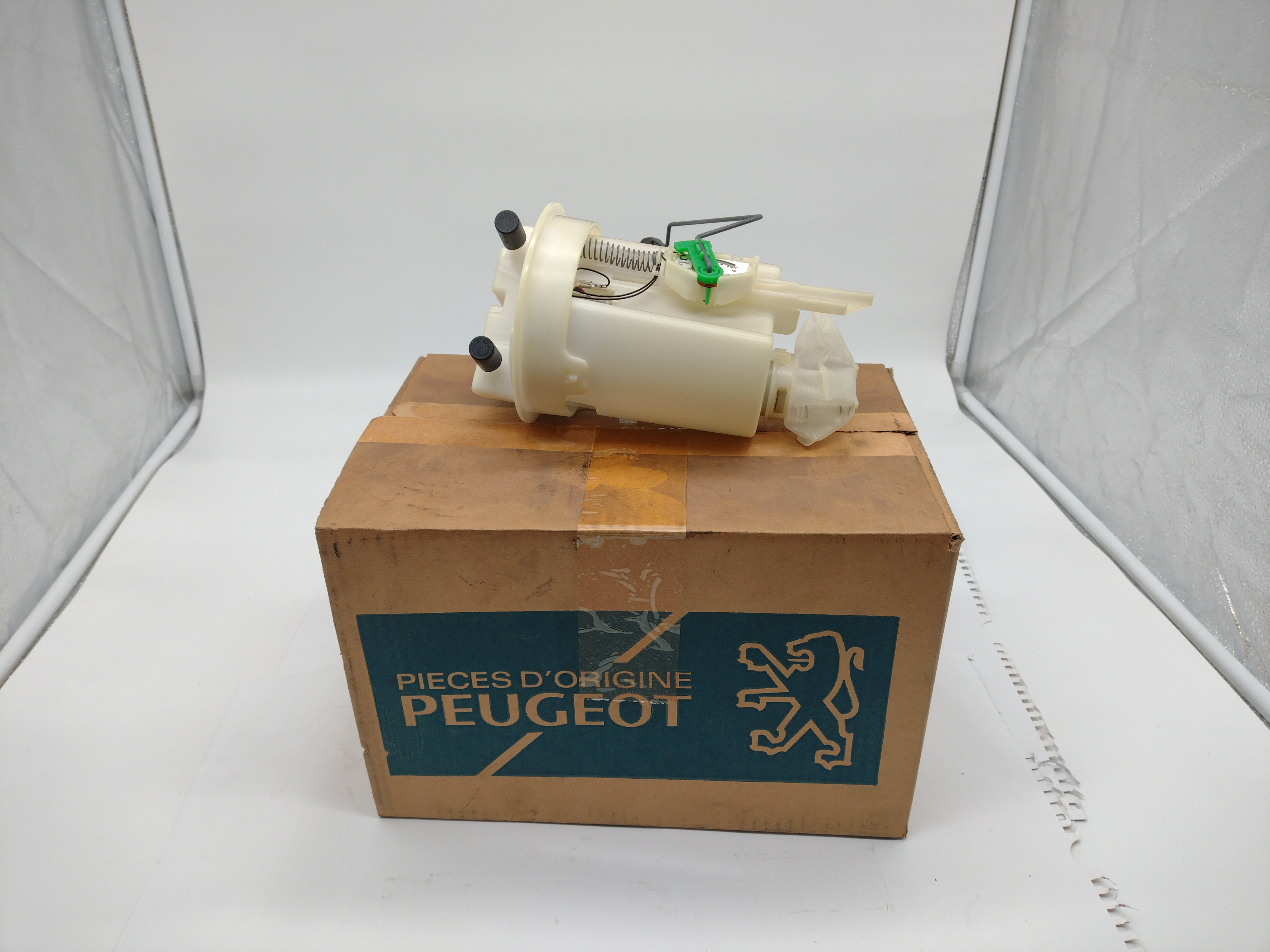 Peugeot 306 Benzinpumpe Kraftstoffpumpe mit Geber 152560 NEU NOS NEW Peugeot 306 Benzinpumpe Kraftstoffpumpe mit Geber 152560 NEU NOS NEW